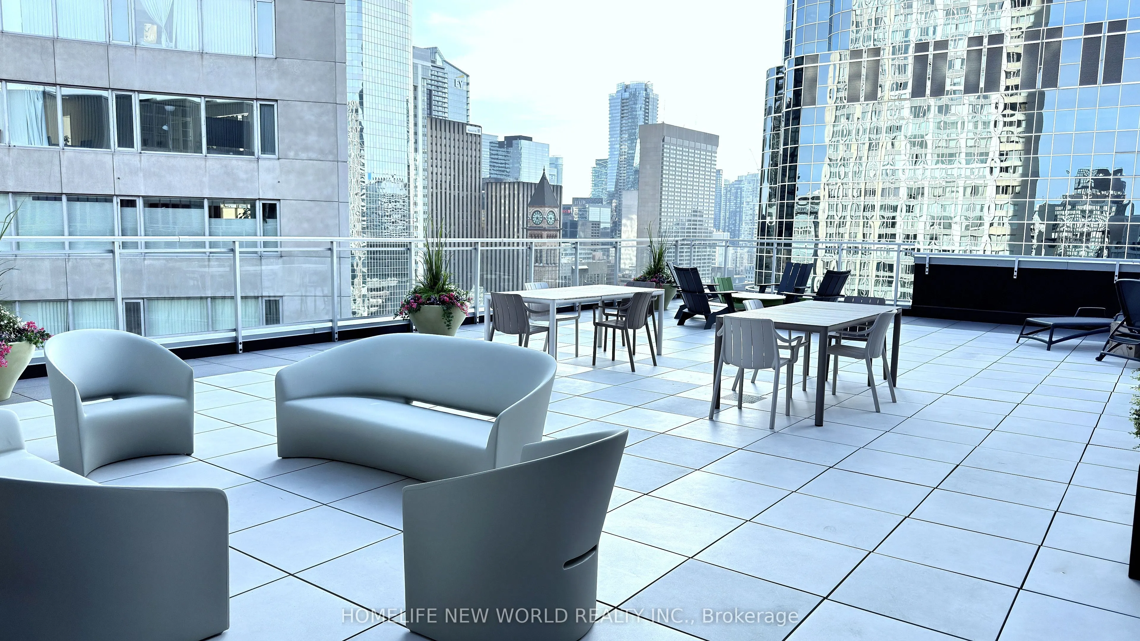 220 Victoria Street, #1806