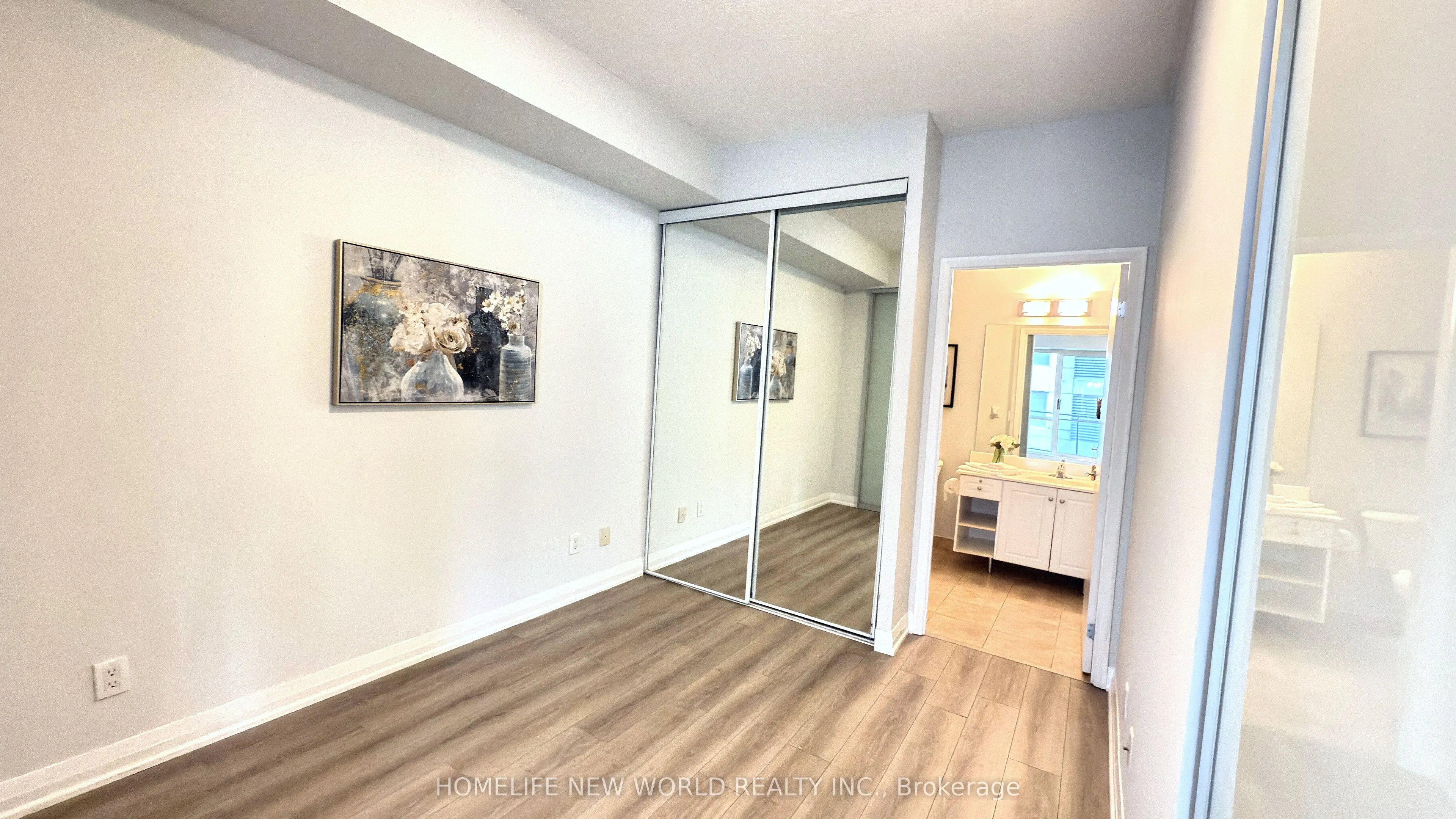 220 Victoria Street, #1806