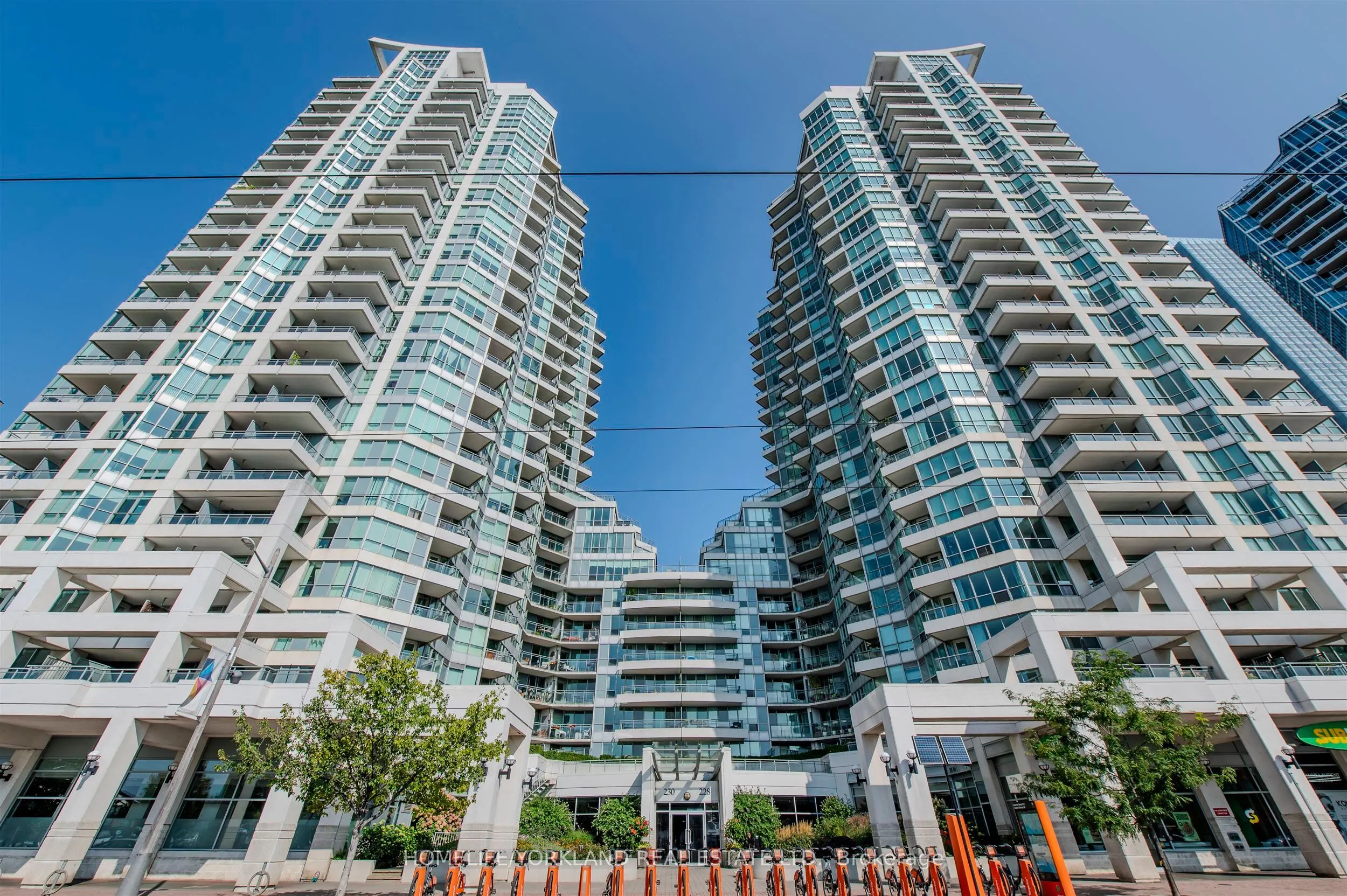 230 Queens Quay W, #323