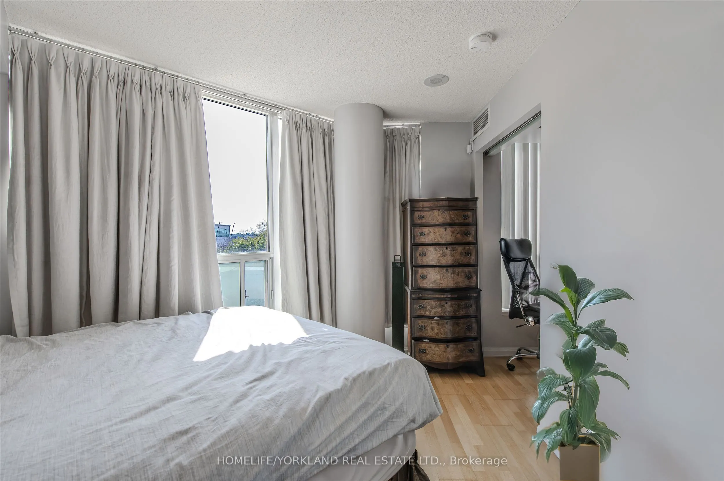 230 Queens Quay W, #323