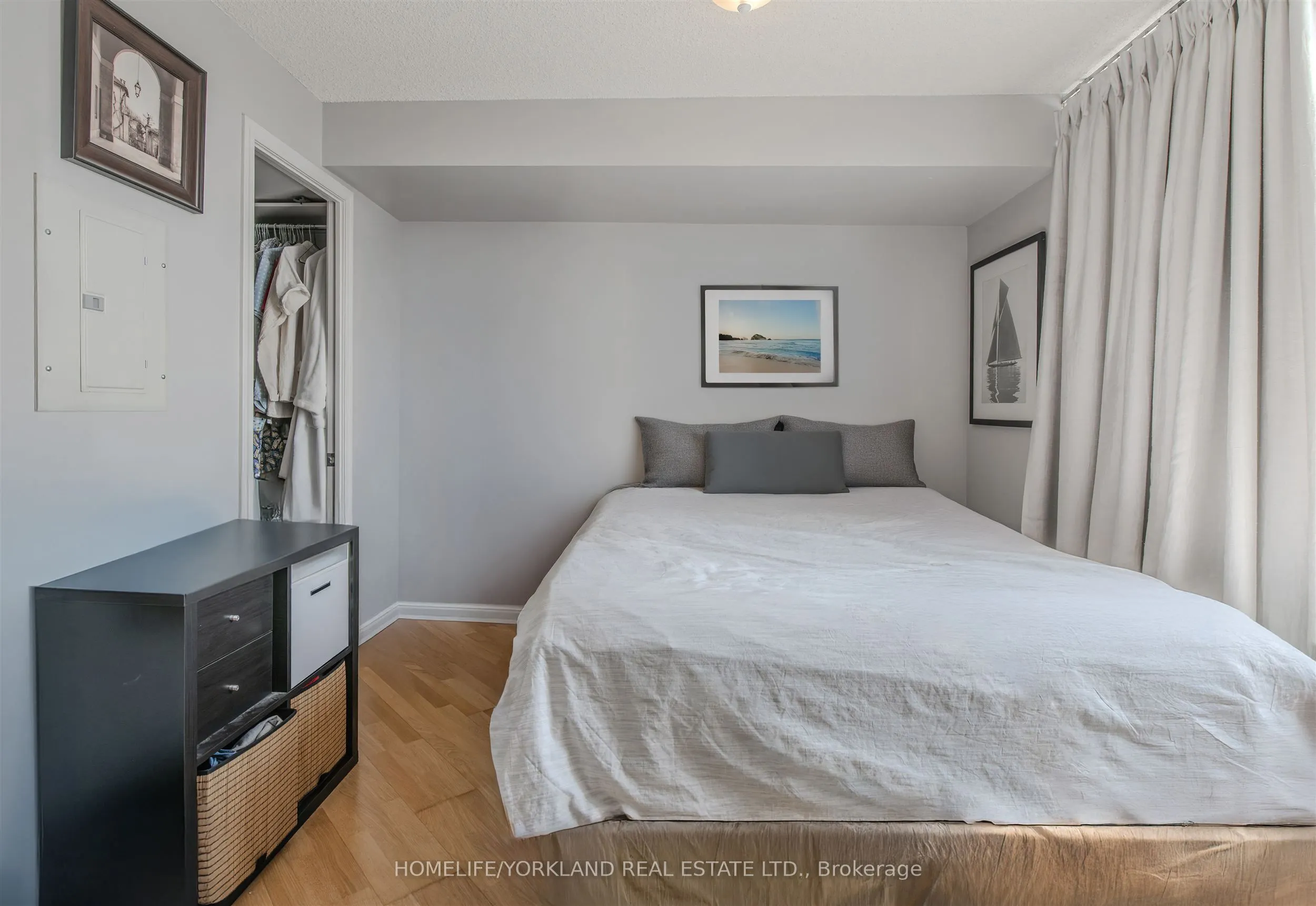 230 Queens Quay W, #323