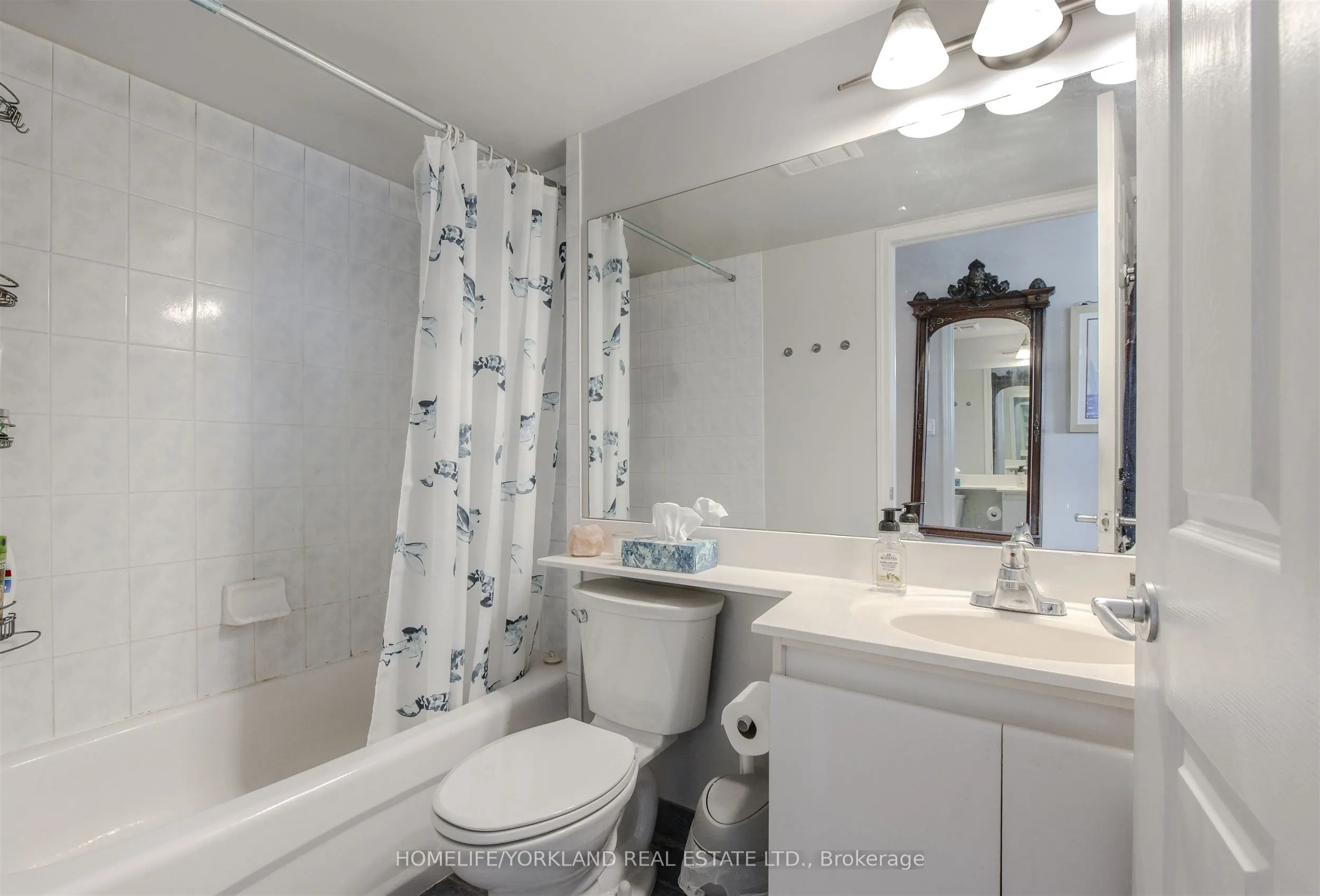 230 Queens Quay W, #323