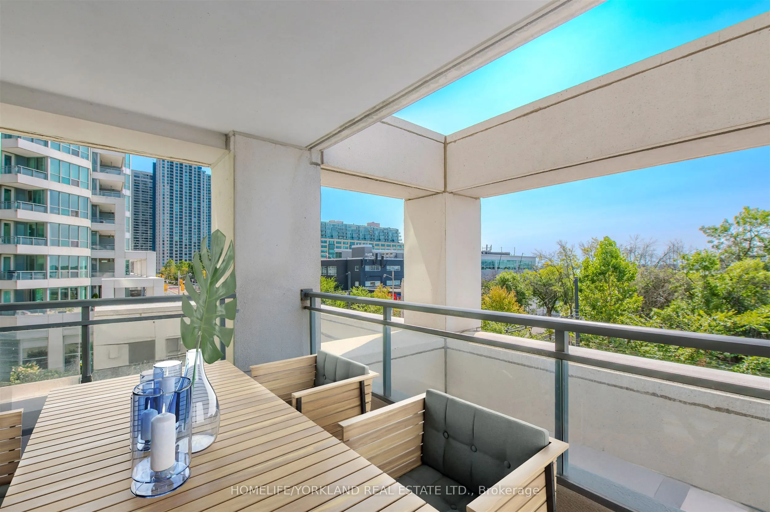 230 Queens Quay W, #323