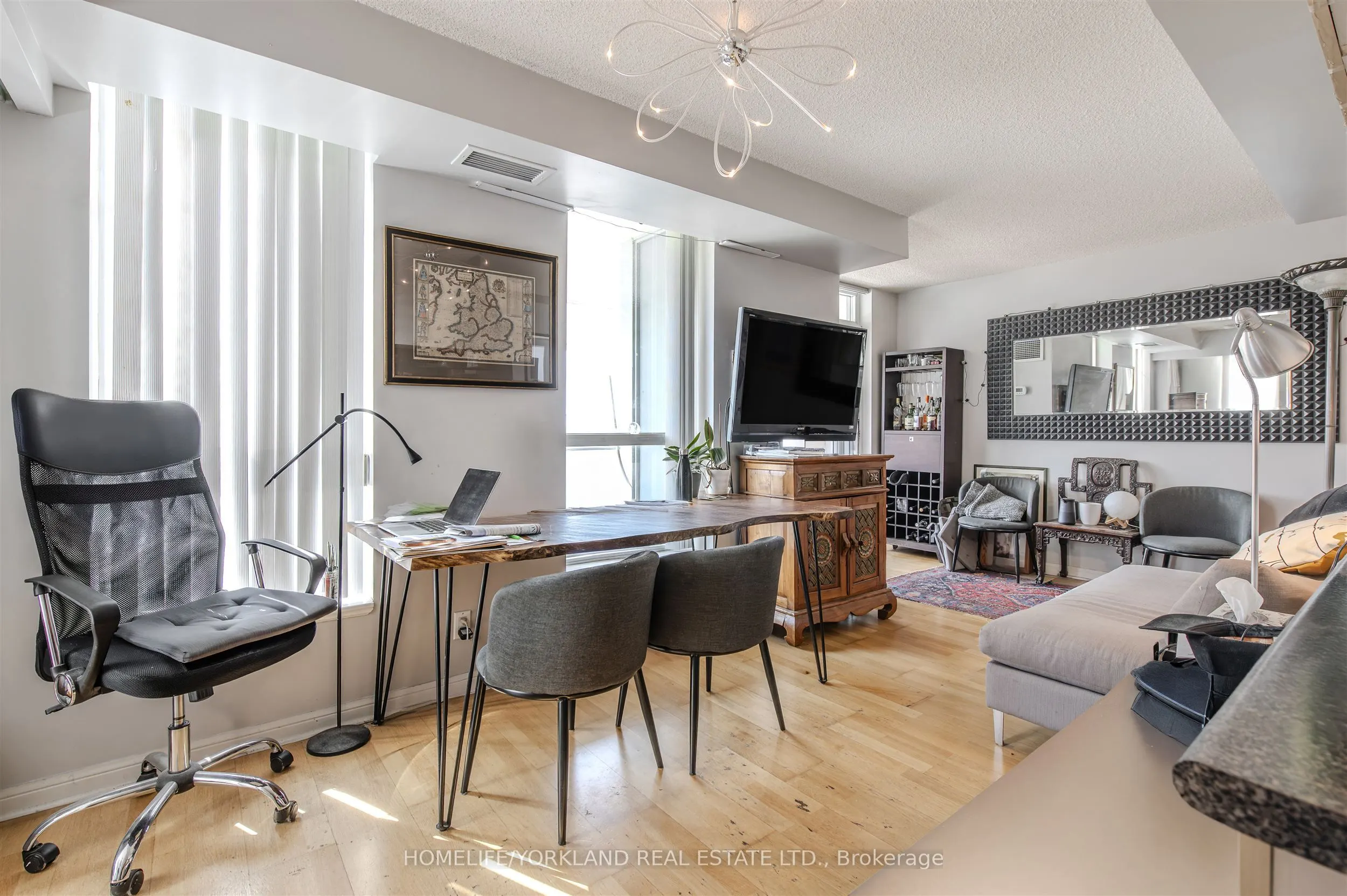 230 Queens Quay W, #323