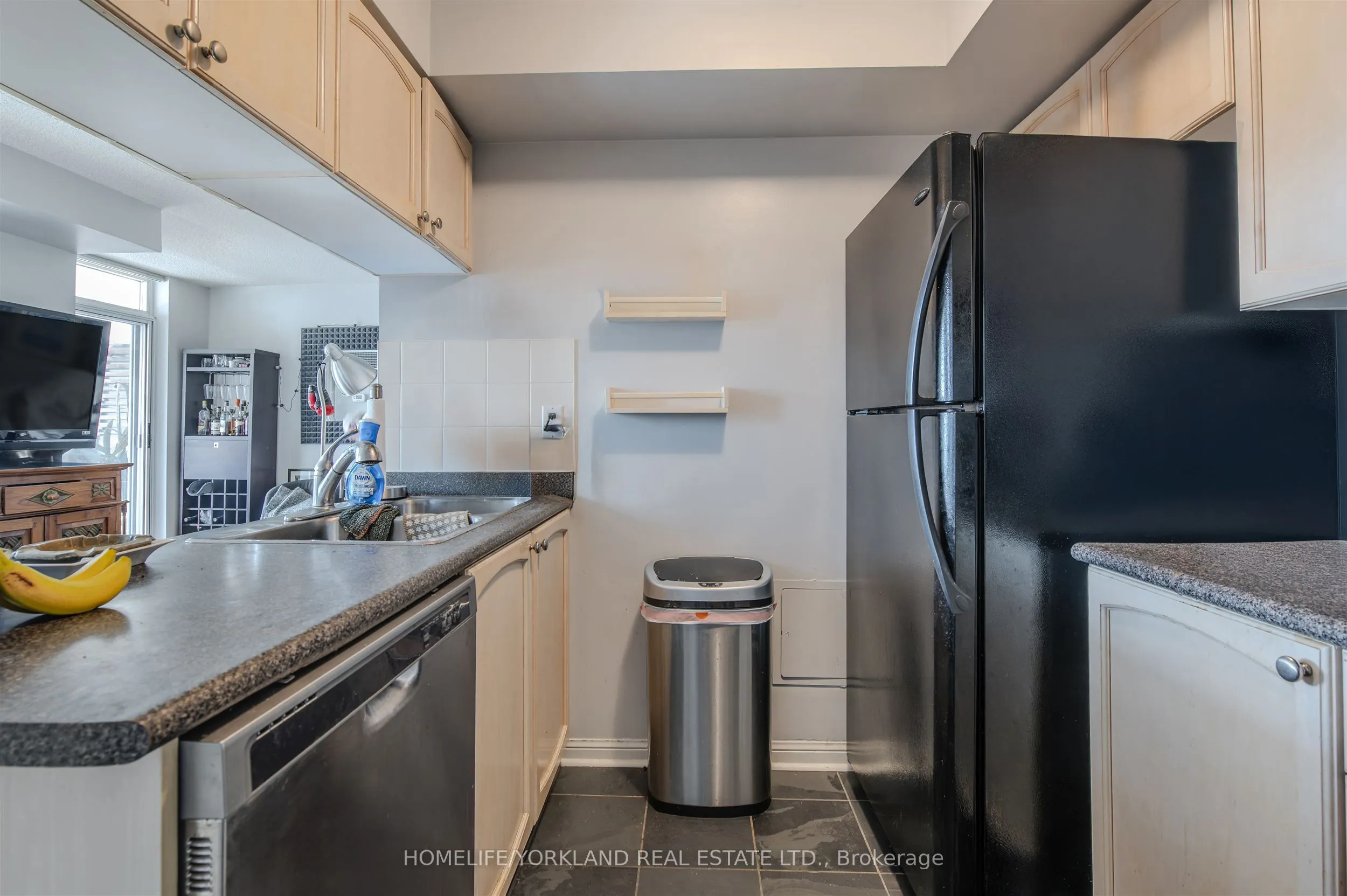 230 Queens Quay W, #323