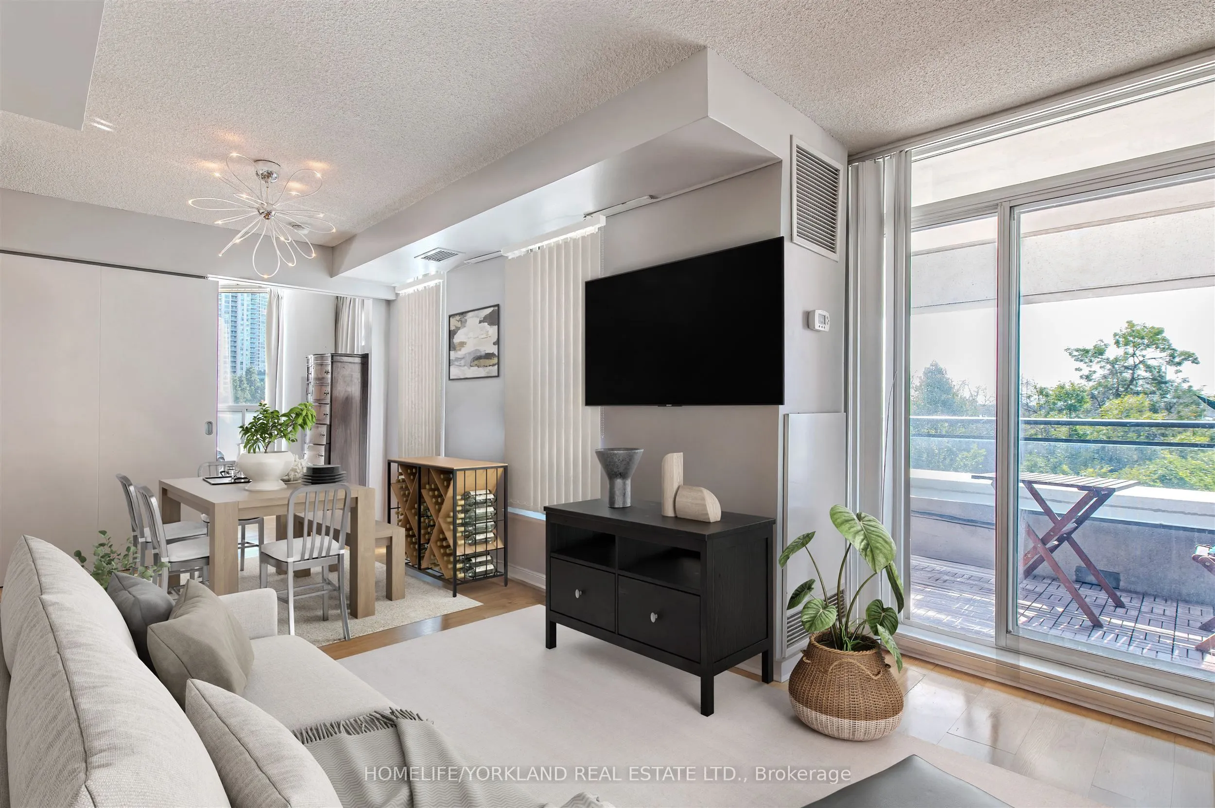 230 Queens Quay W, #323