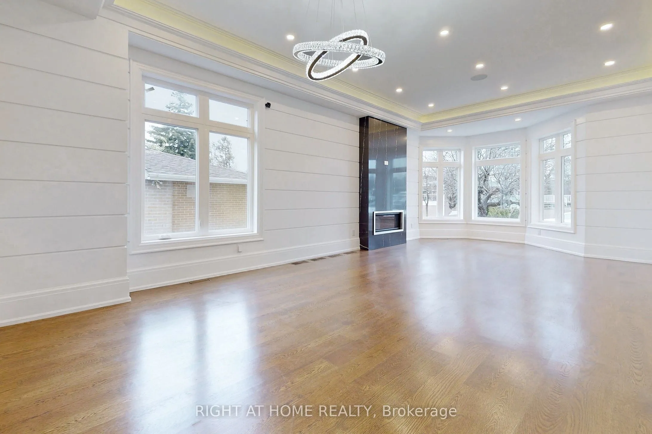 10 Jocelyn Crescent
