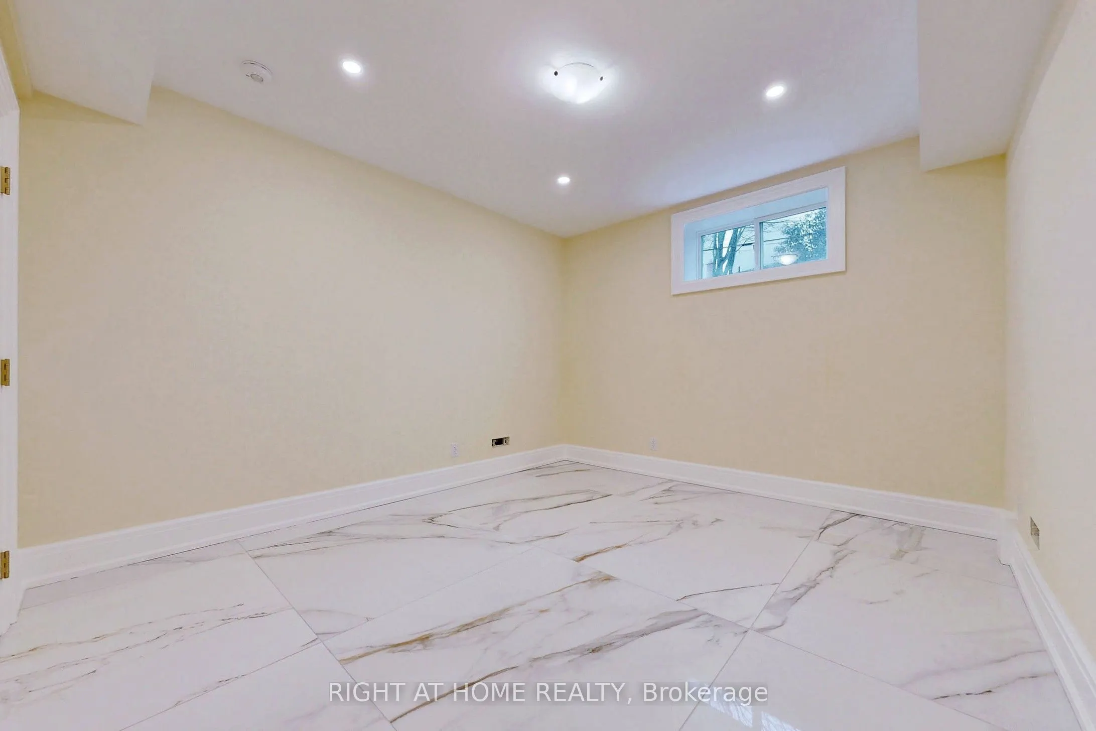 10 Jocelyn Crescent