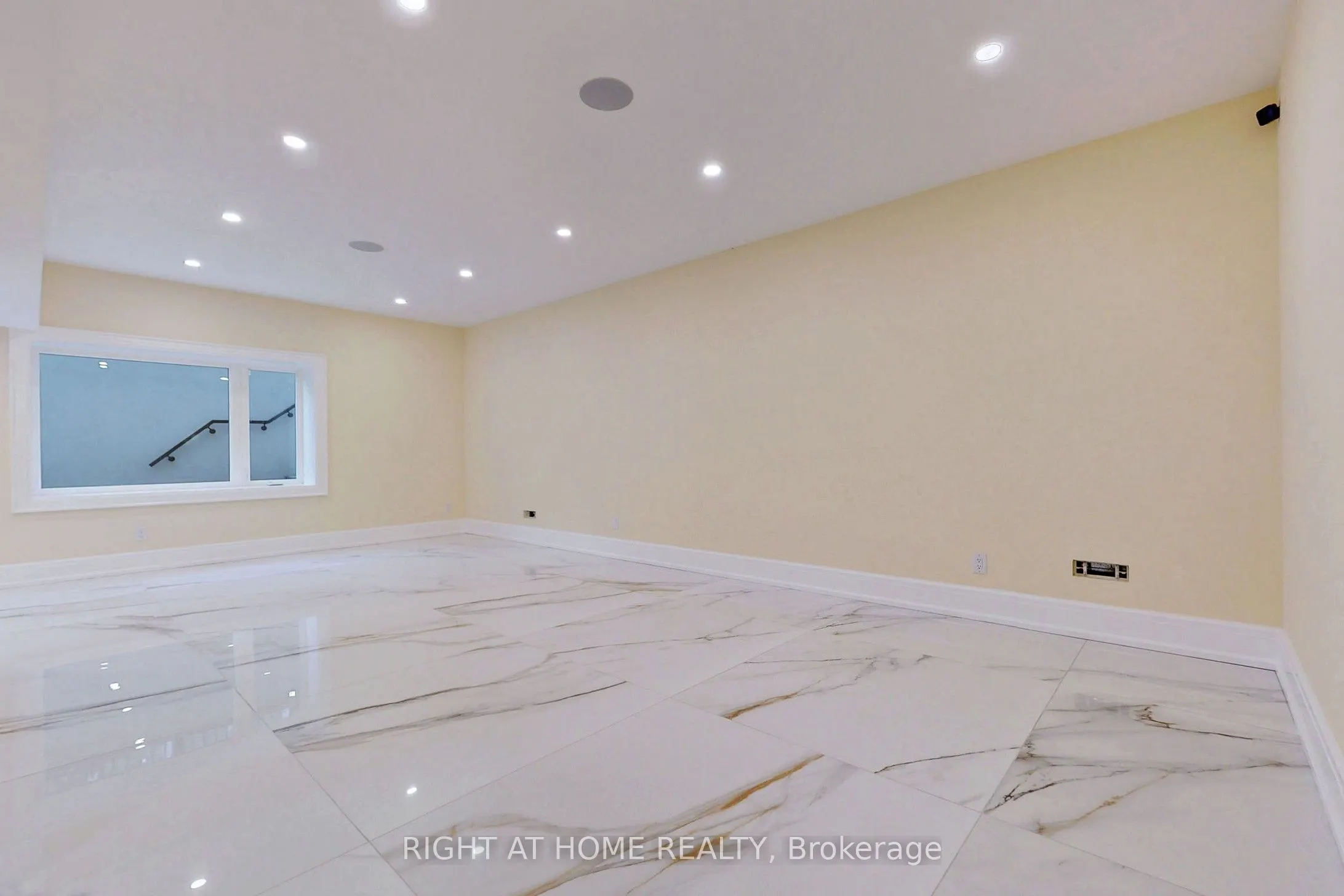 10 Jocelyn Crescent