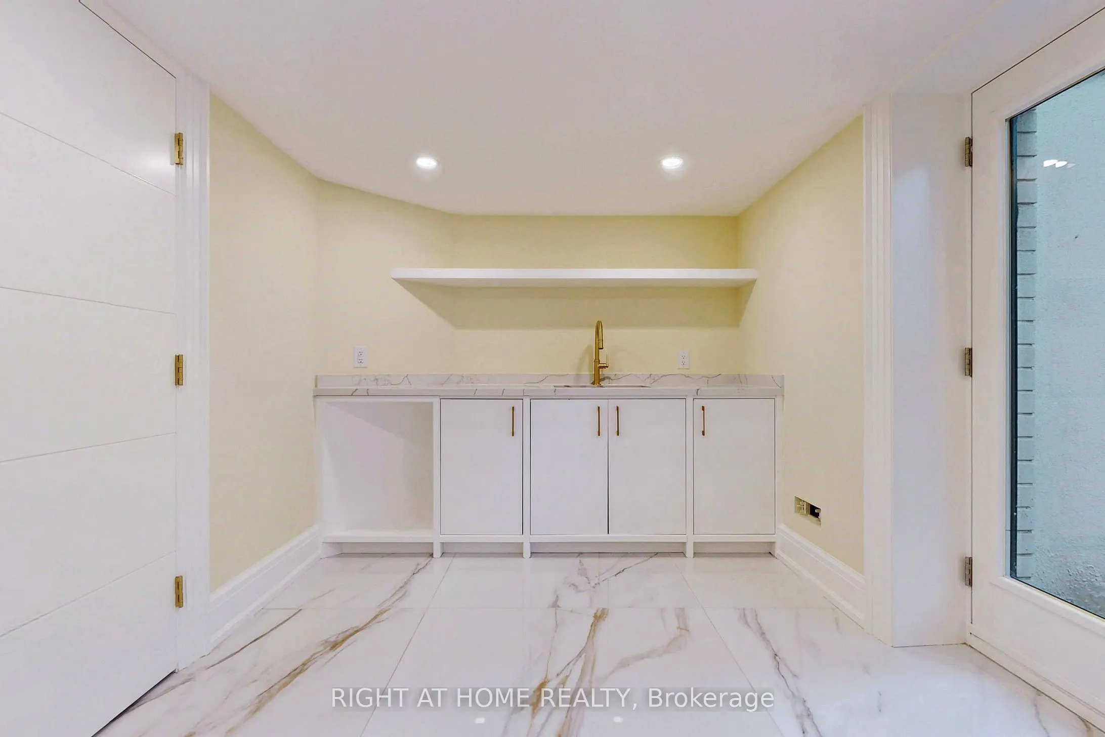10 Jocelyn Crescent