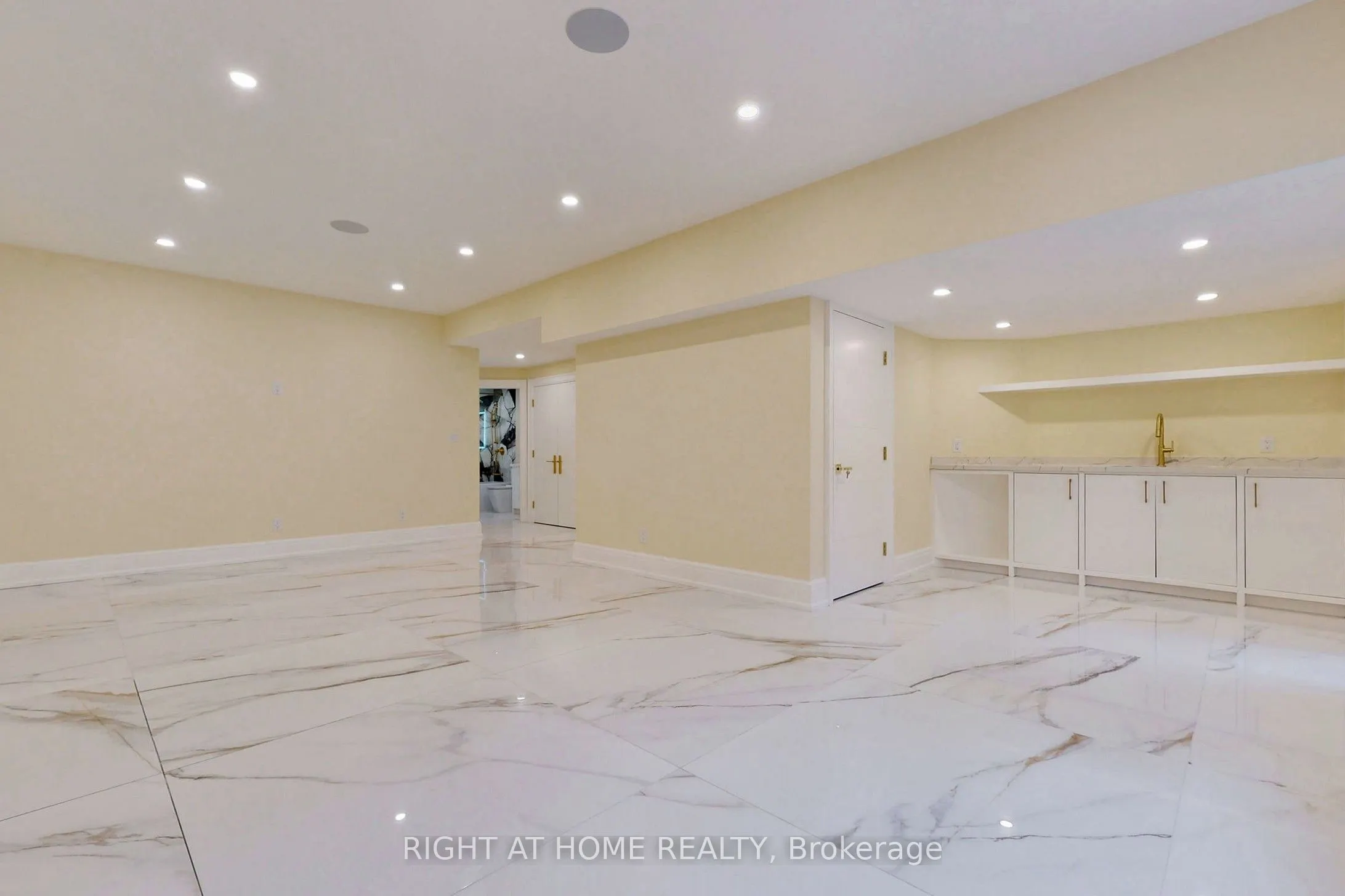 10 Jocelyn Crescent