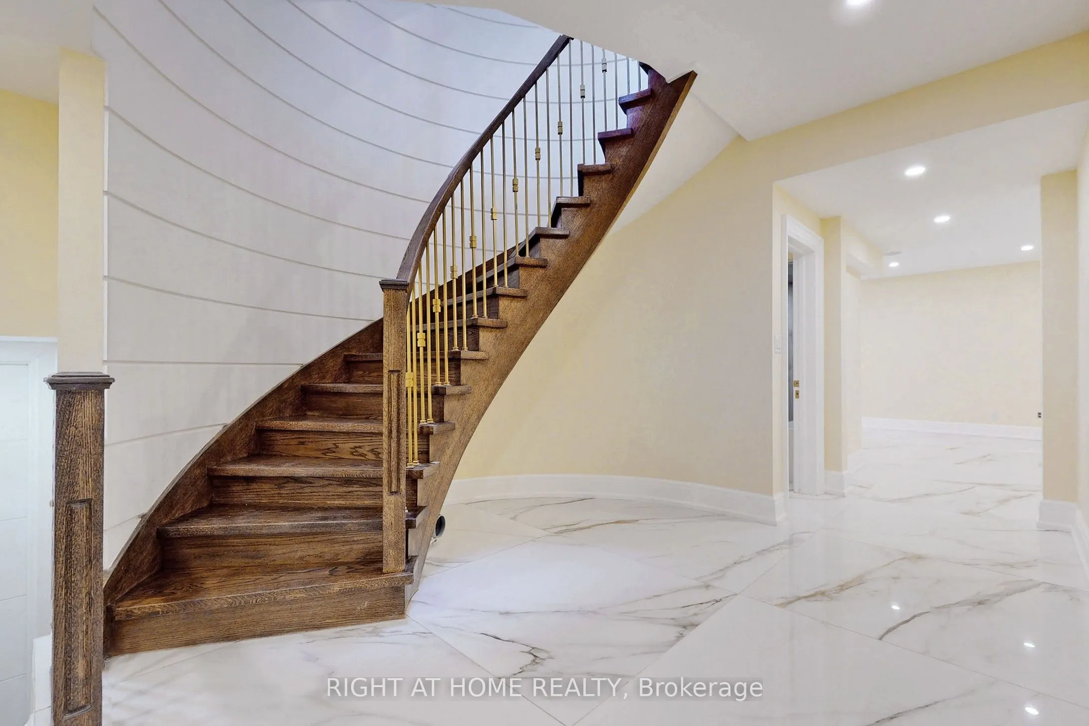 10 Jocelyn Crescent