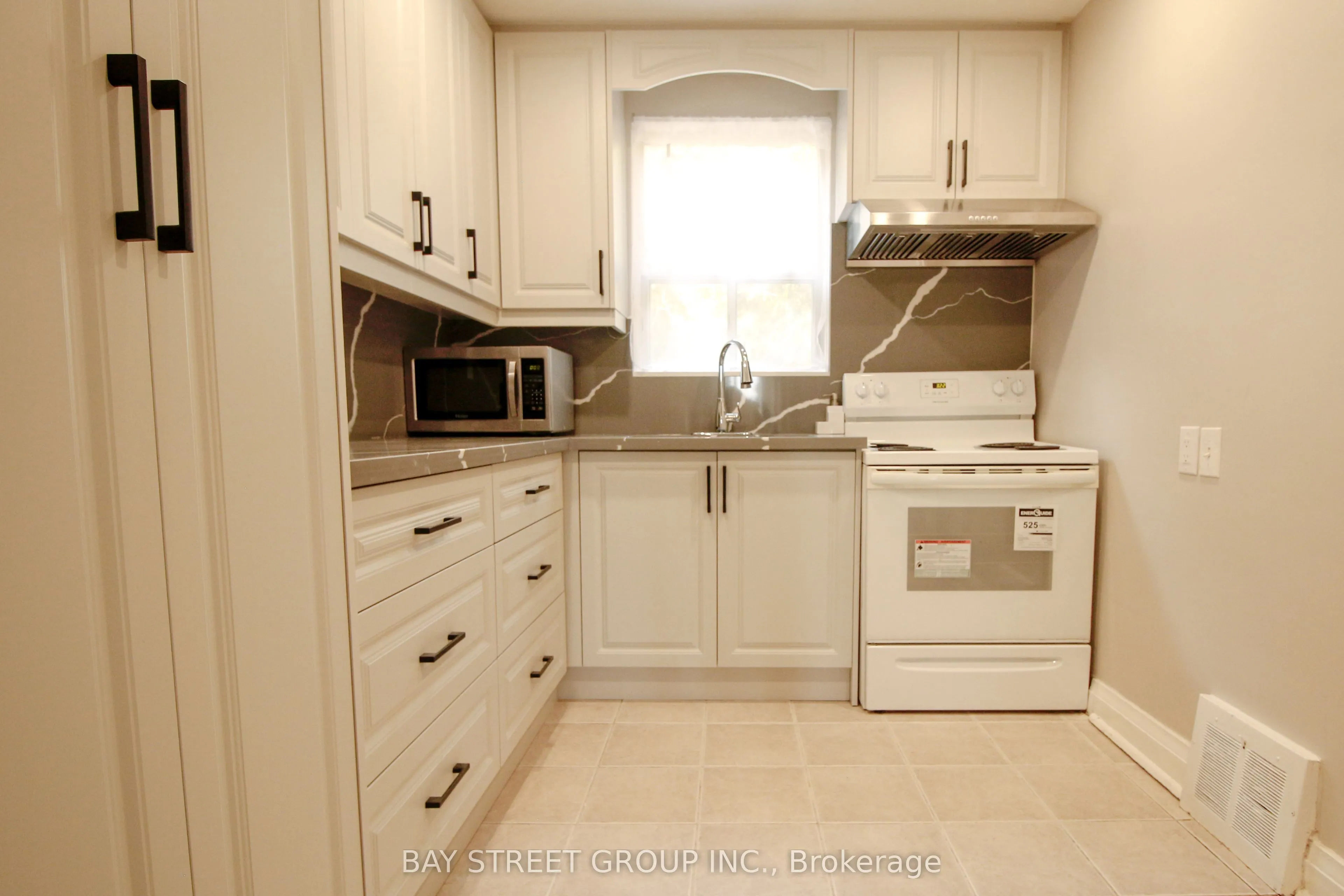 946 Eglinton Avenue E