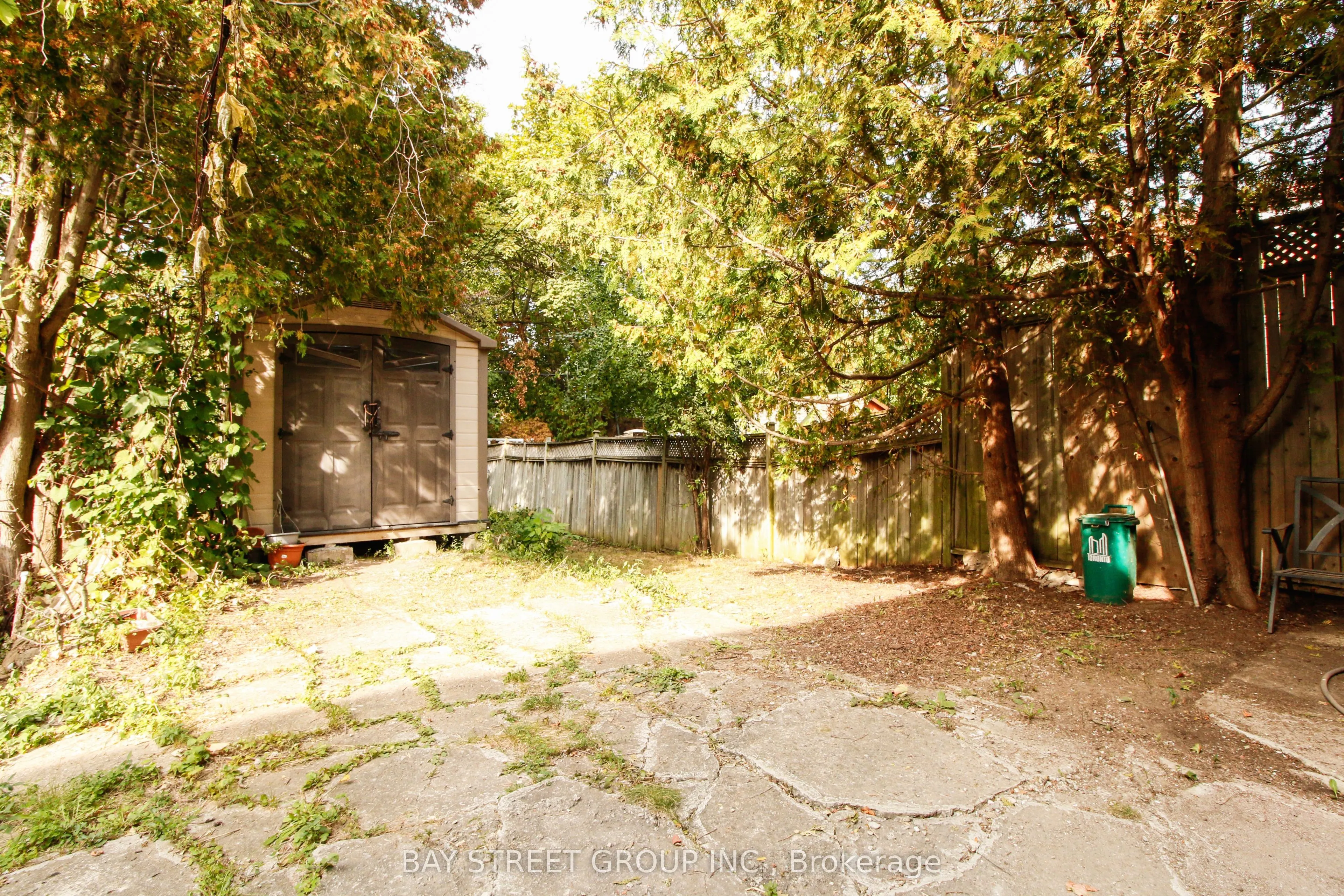 946 Eglinton Avenue E