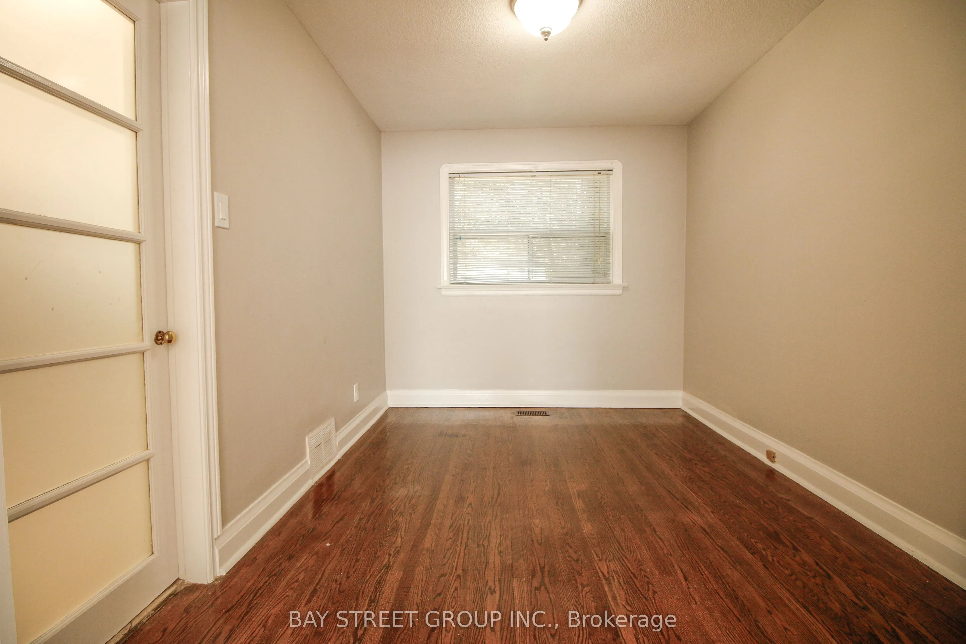 946 Eglinton Avenue E