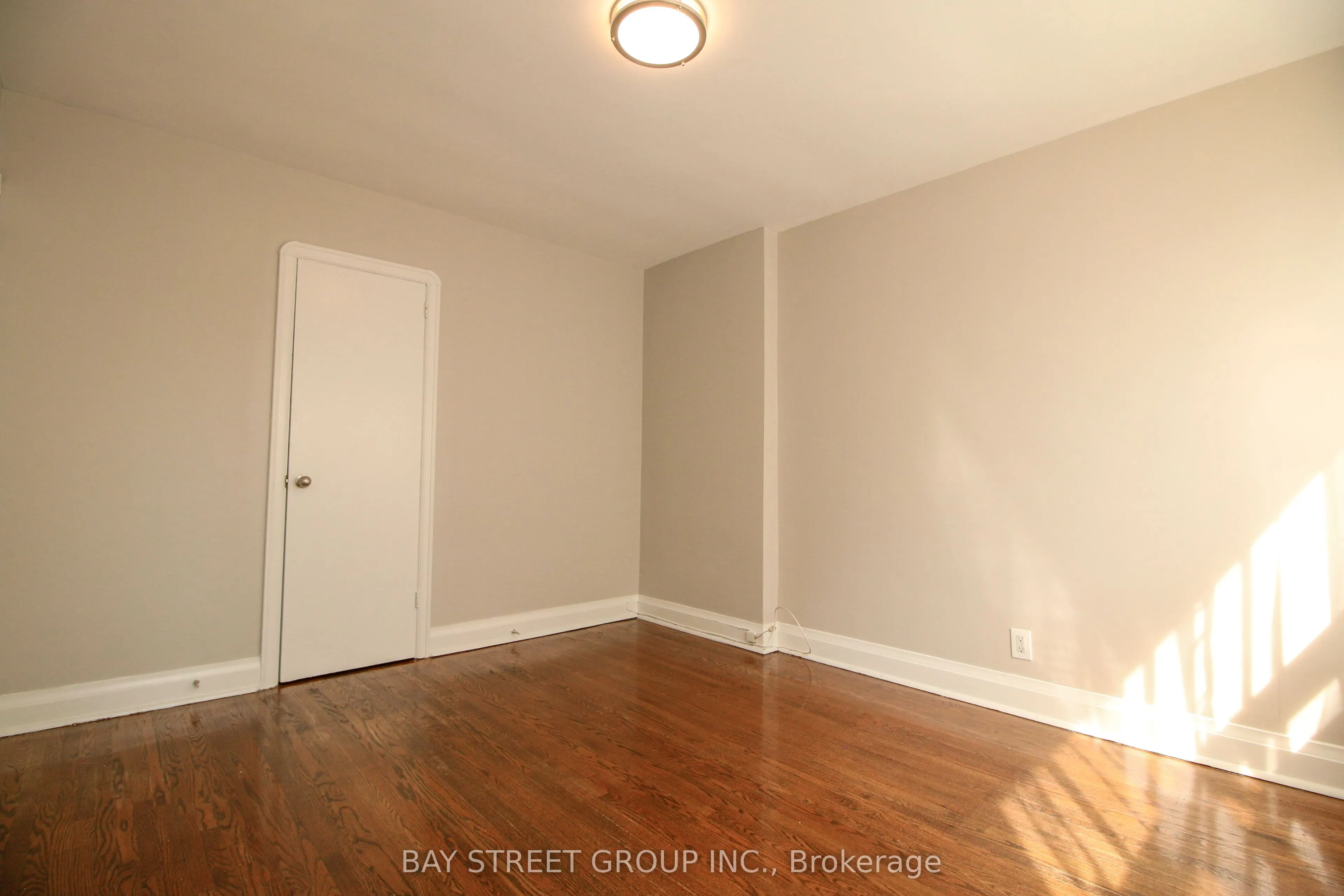946 Eglinton Avenue E