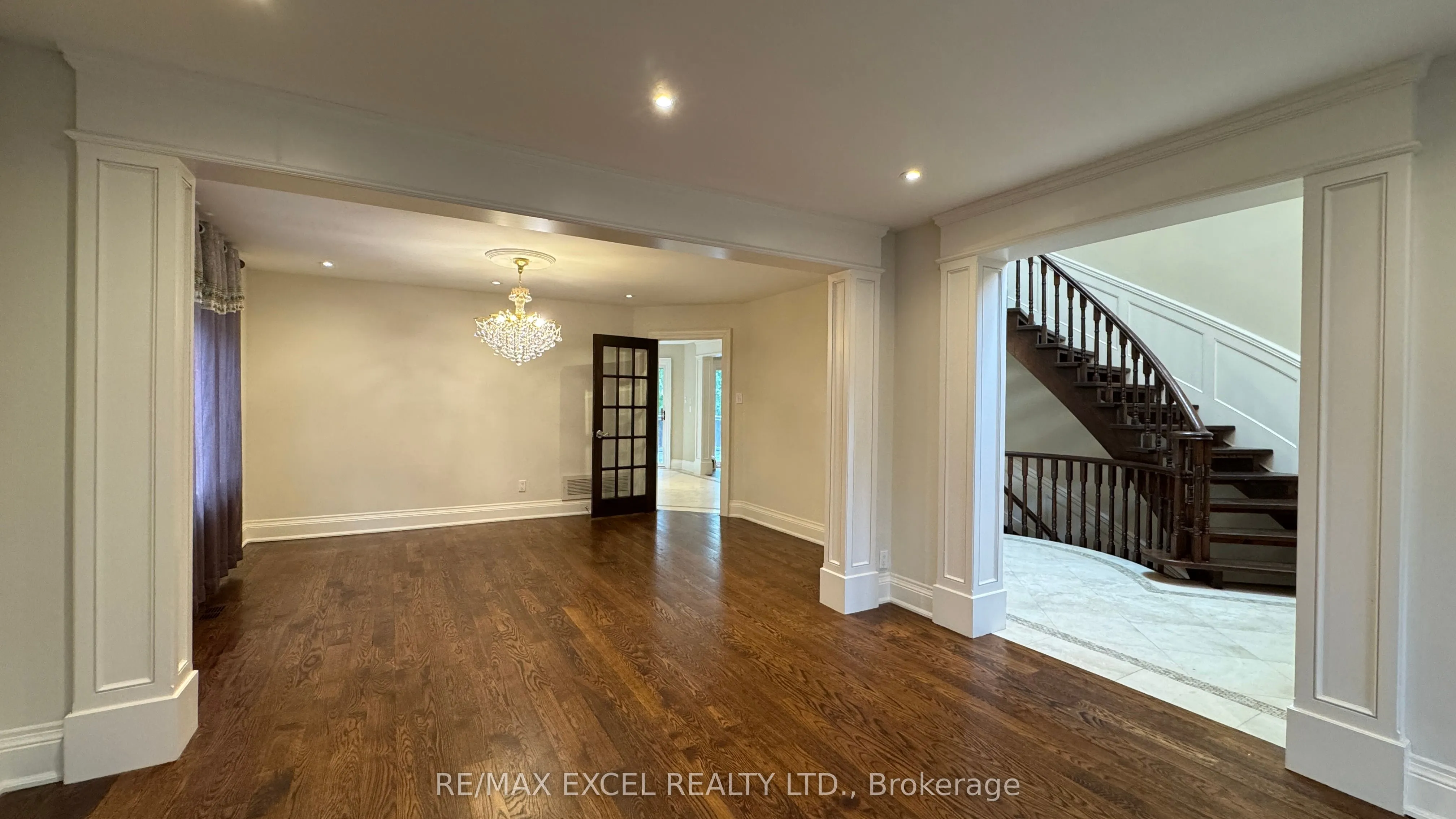281 Hollywood Avenue