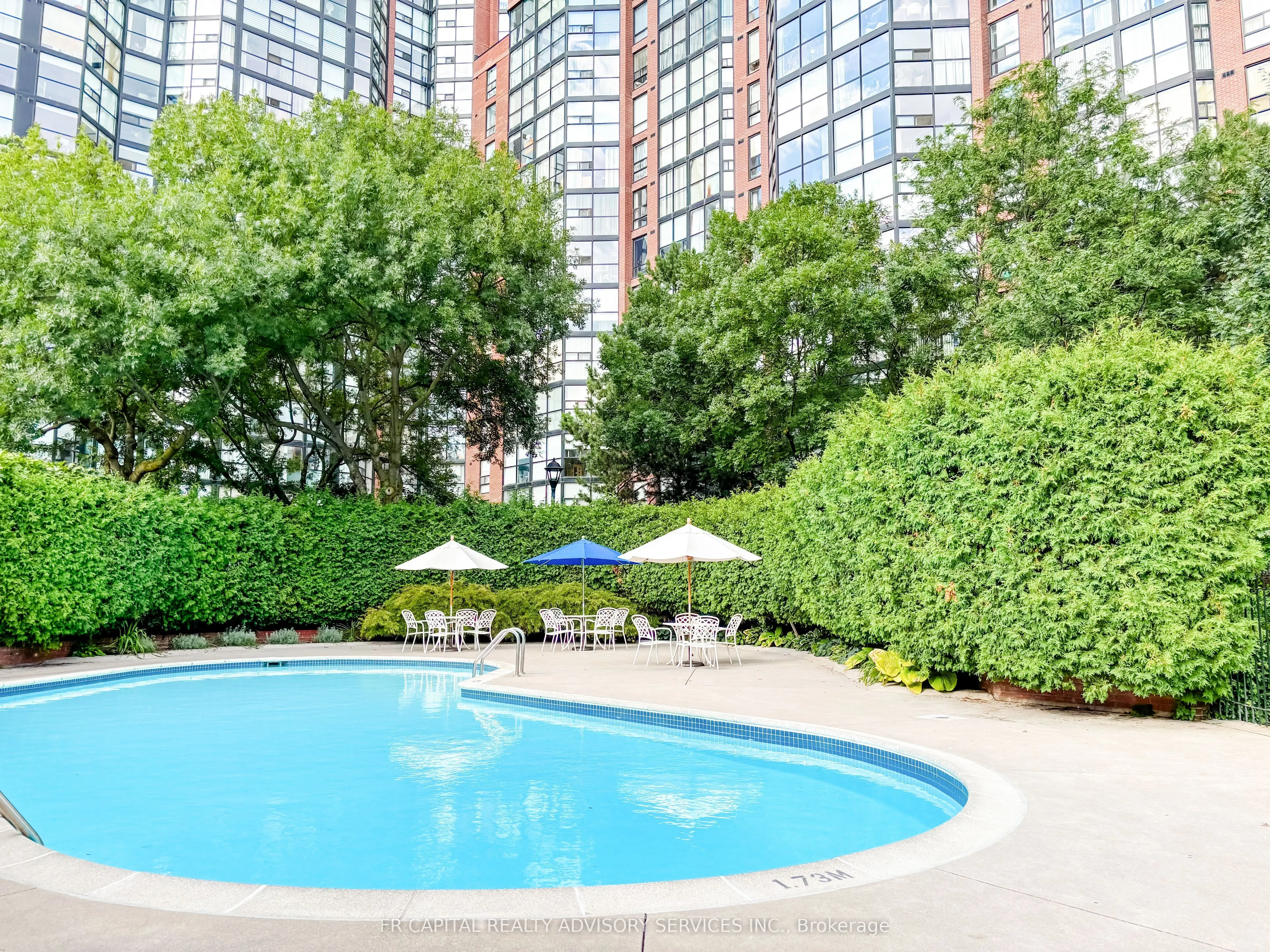 701 King Street W, #813