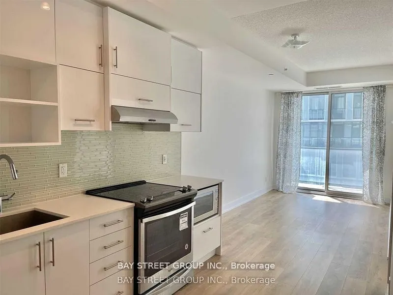 150 Fairview Mall Drive, #1204
