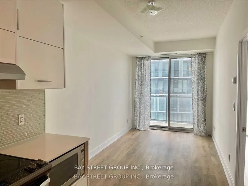 150 Fairview Mall Drive, #1204