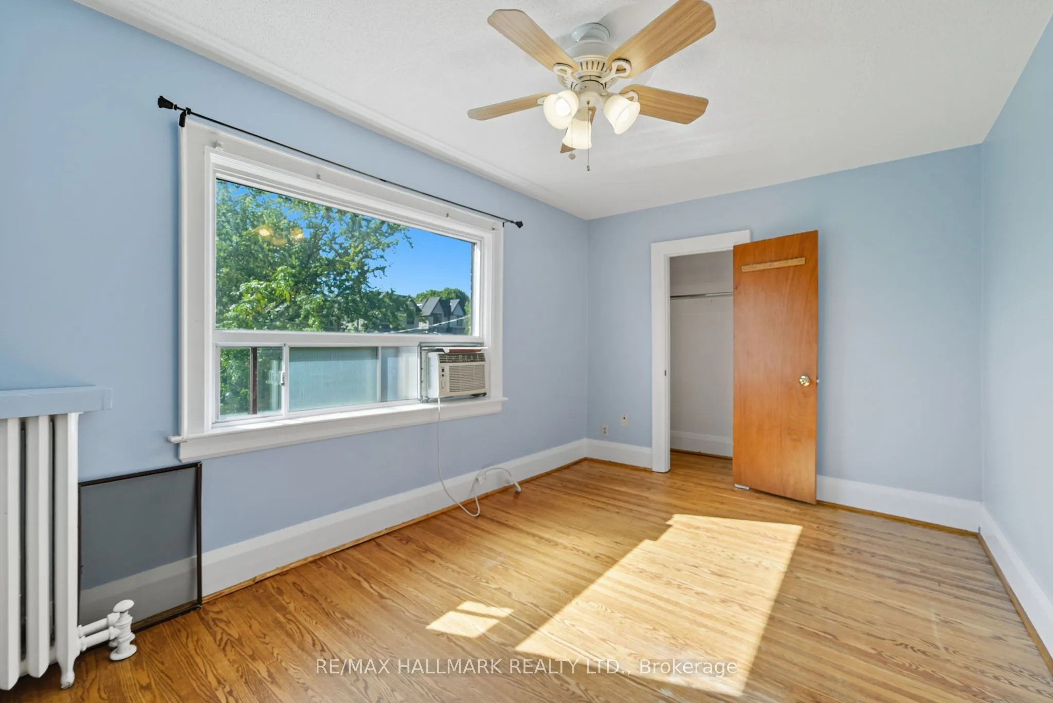 386 Belsize Drive