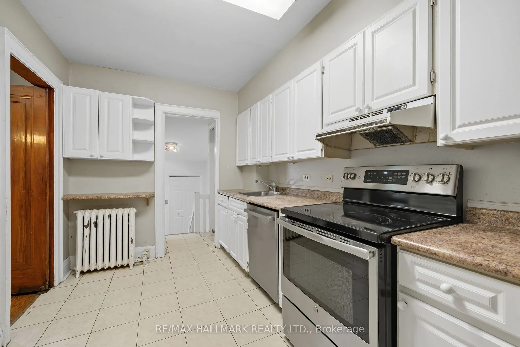 386 Belsize Drive