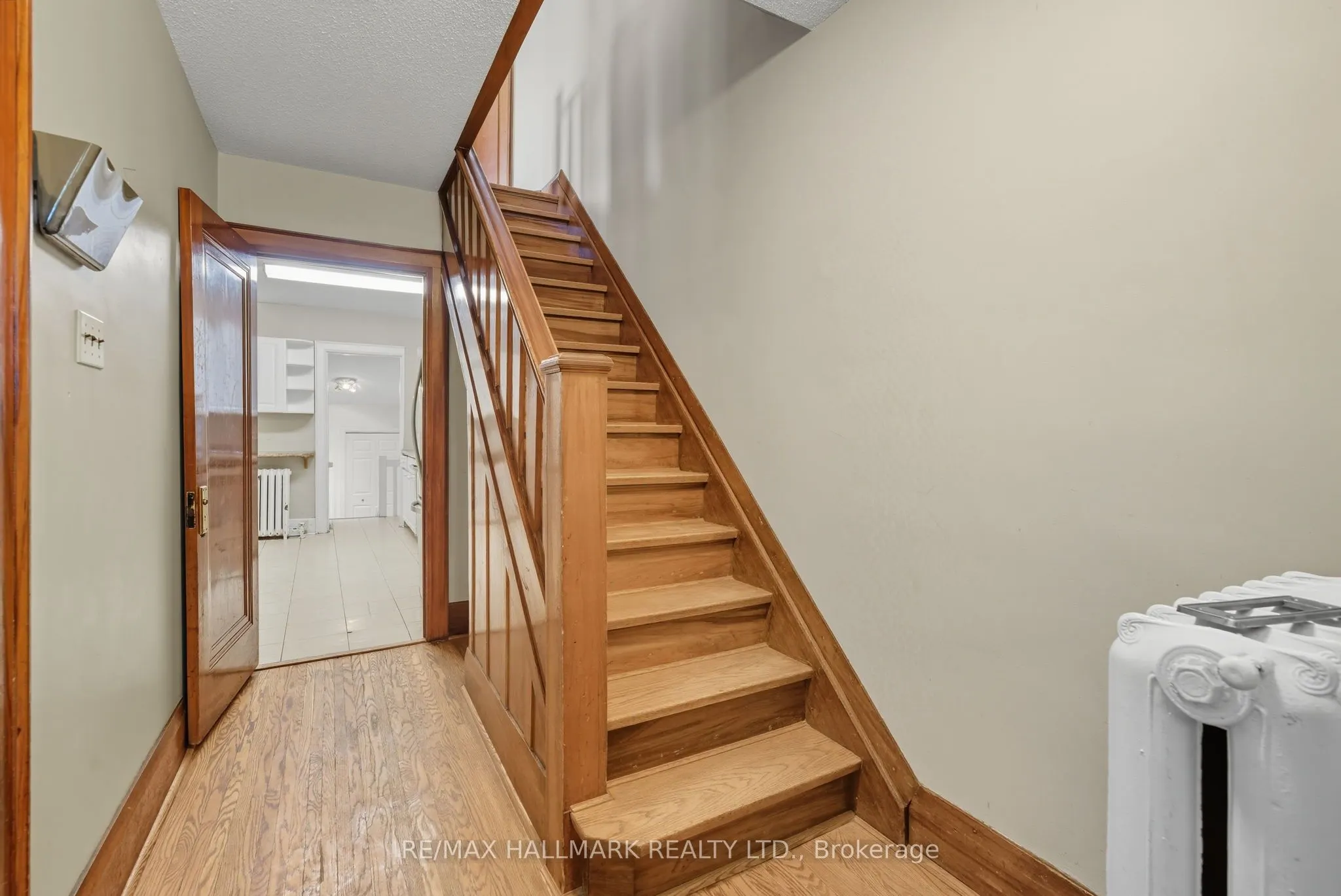 386 Belsize Drive