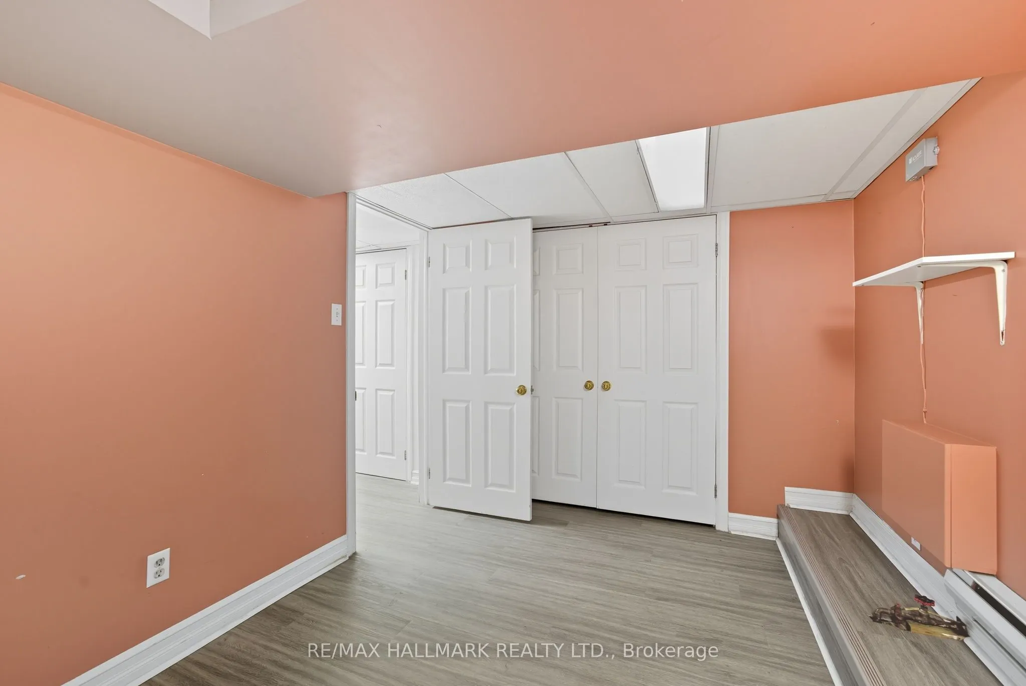 386 Belsize Drive