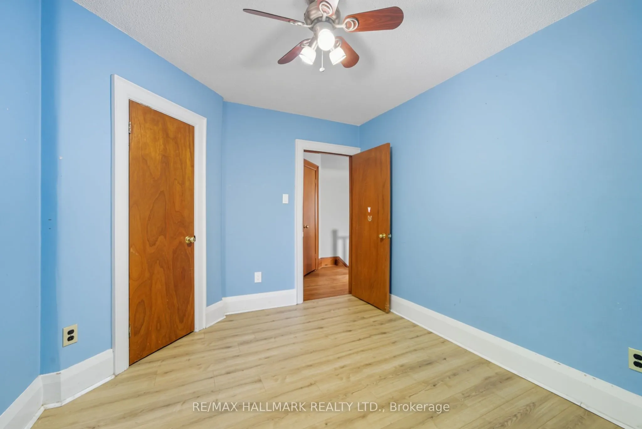 386 Belsize Drive