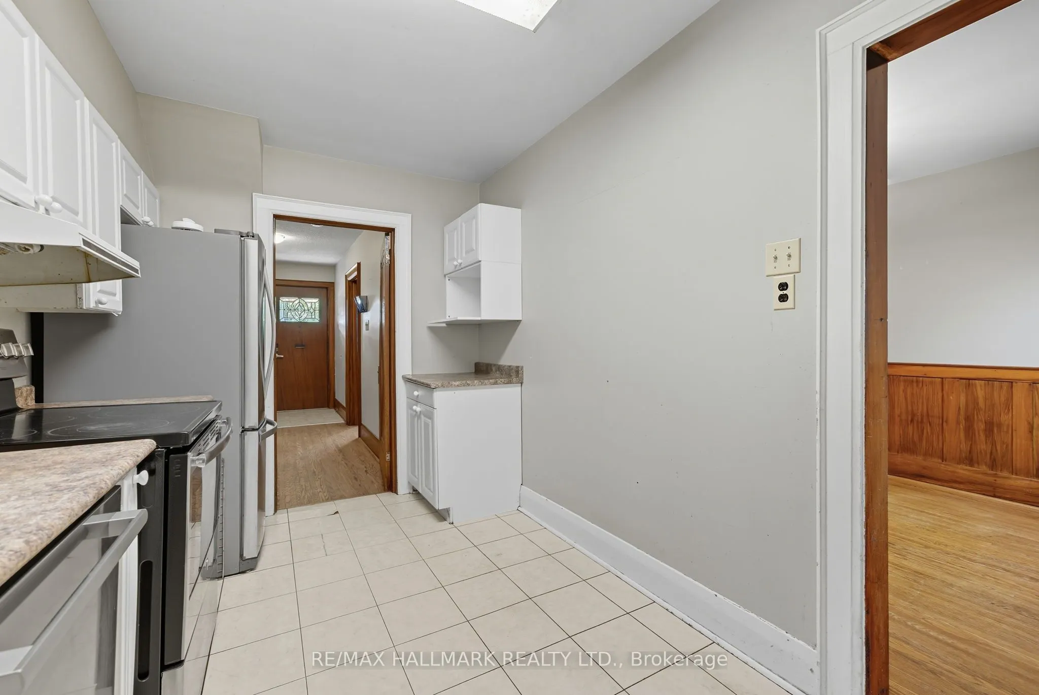 386 Belsize Drive