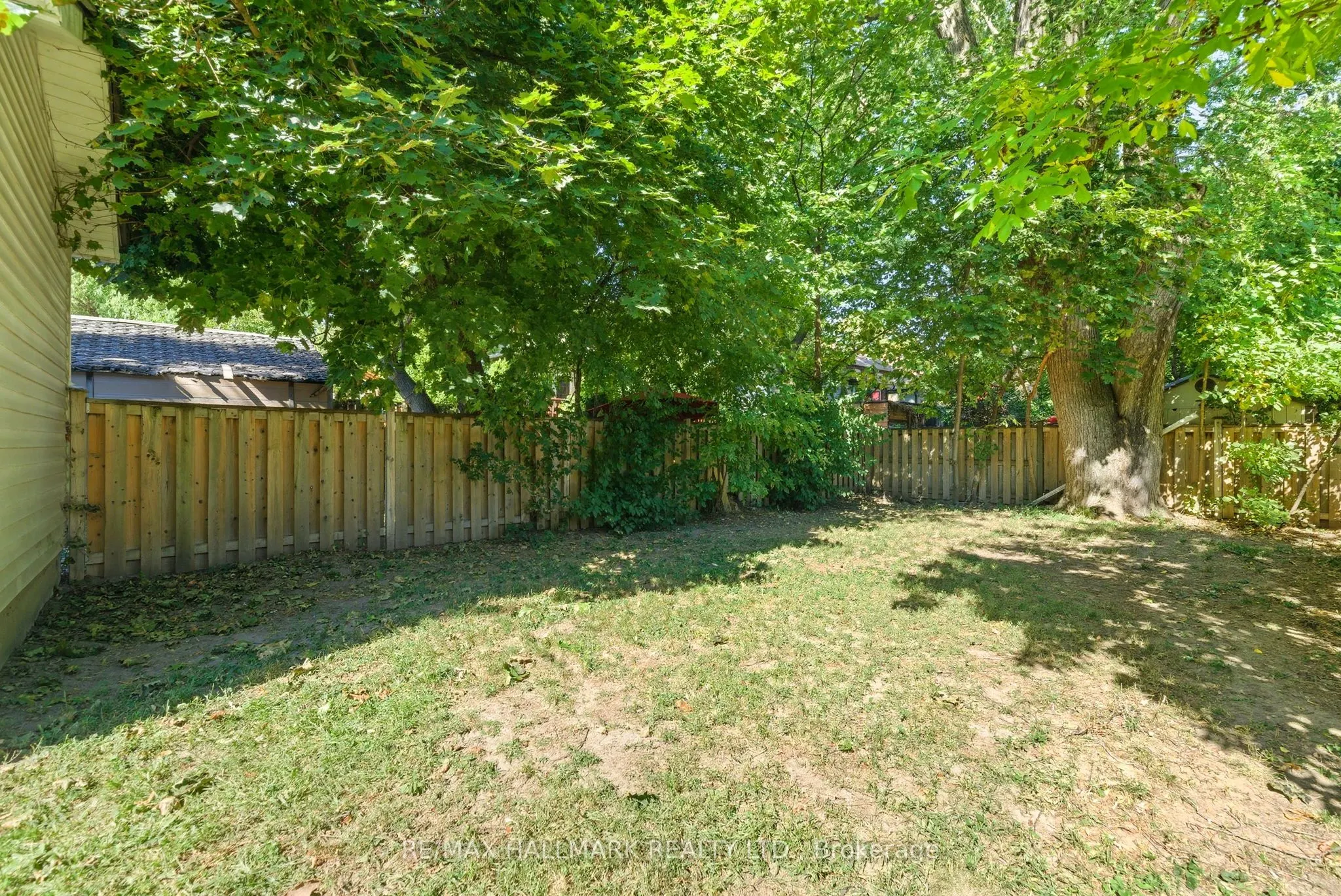 386 Belsize Drive