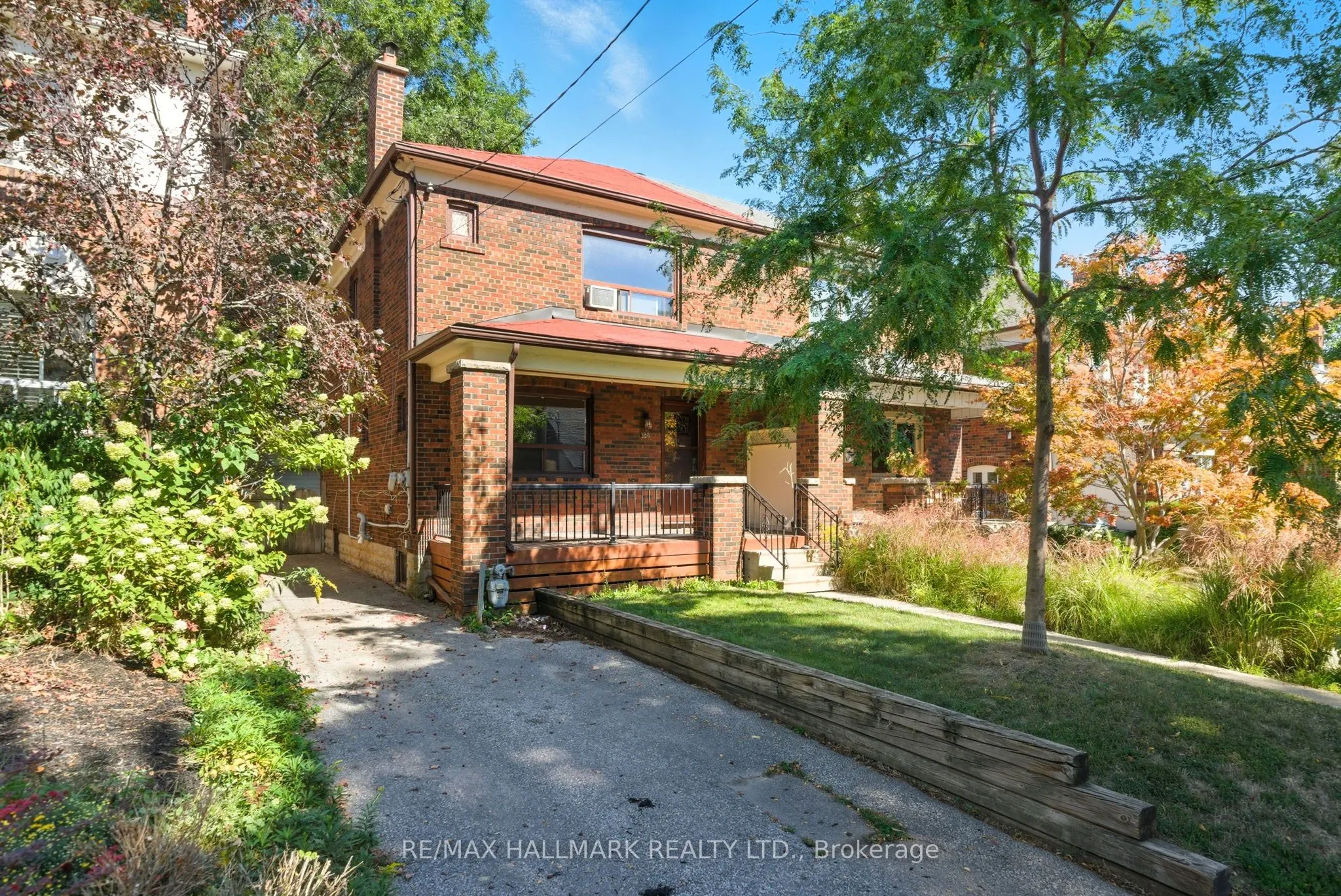 386 Belsize Drive