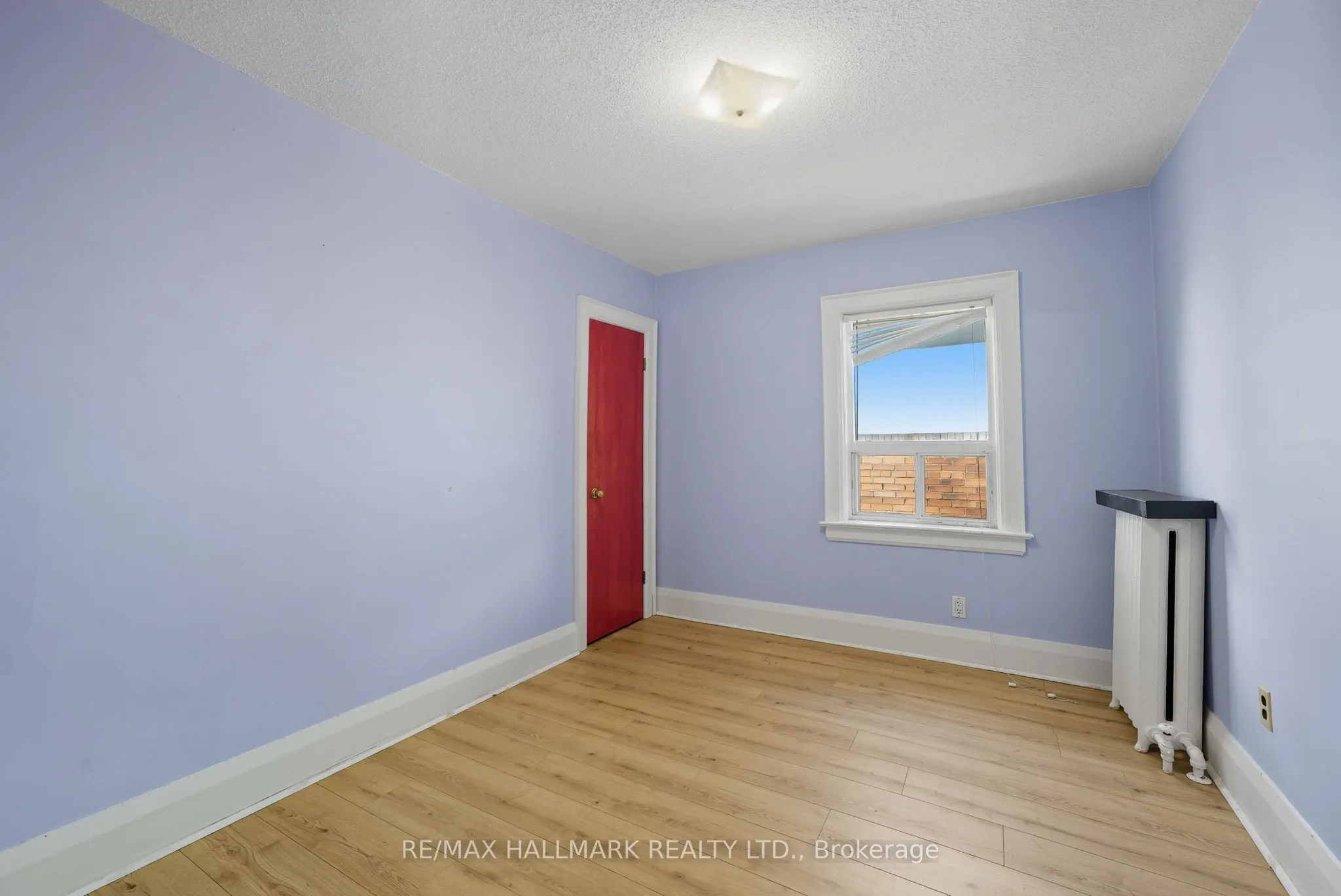 386 Belsize Drive