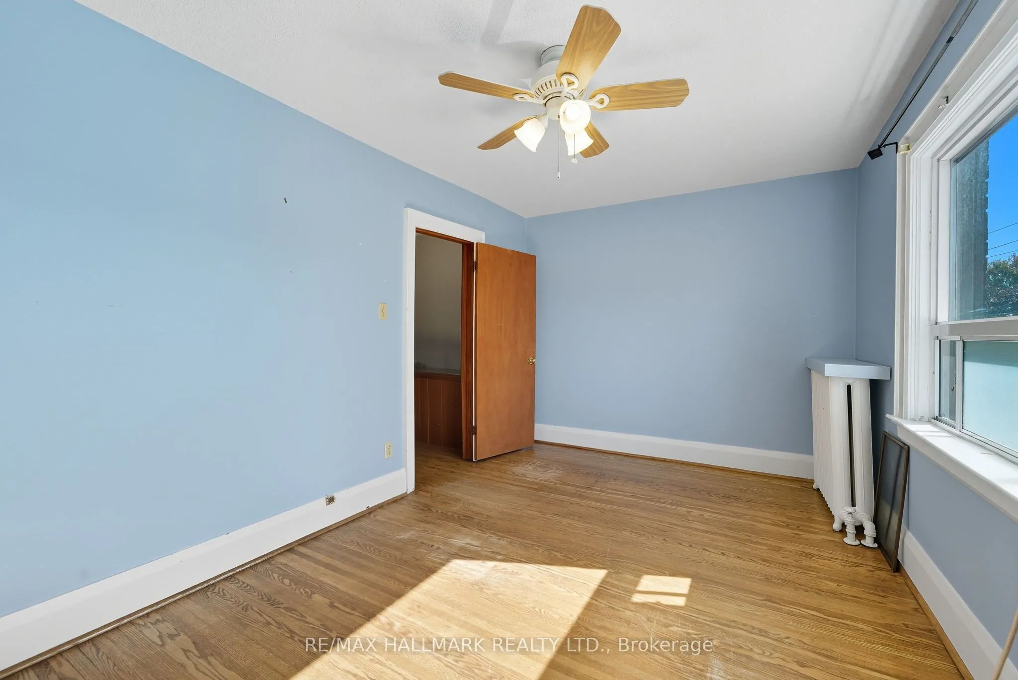 386 Belsize Drive