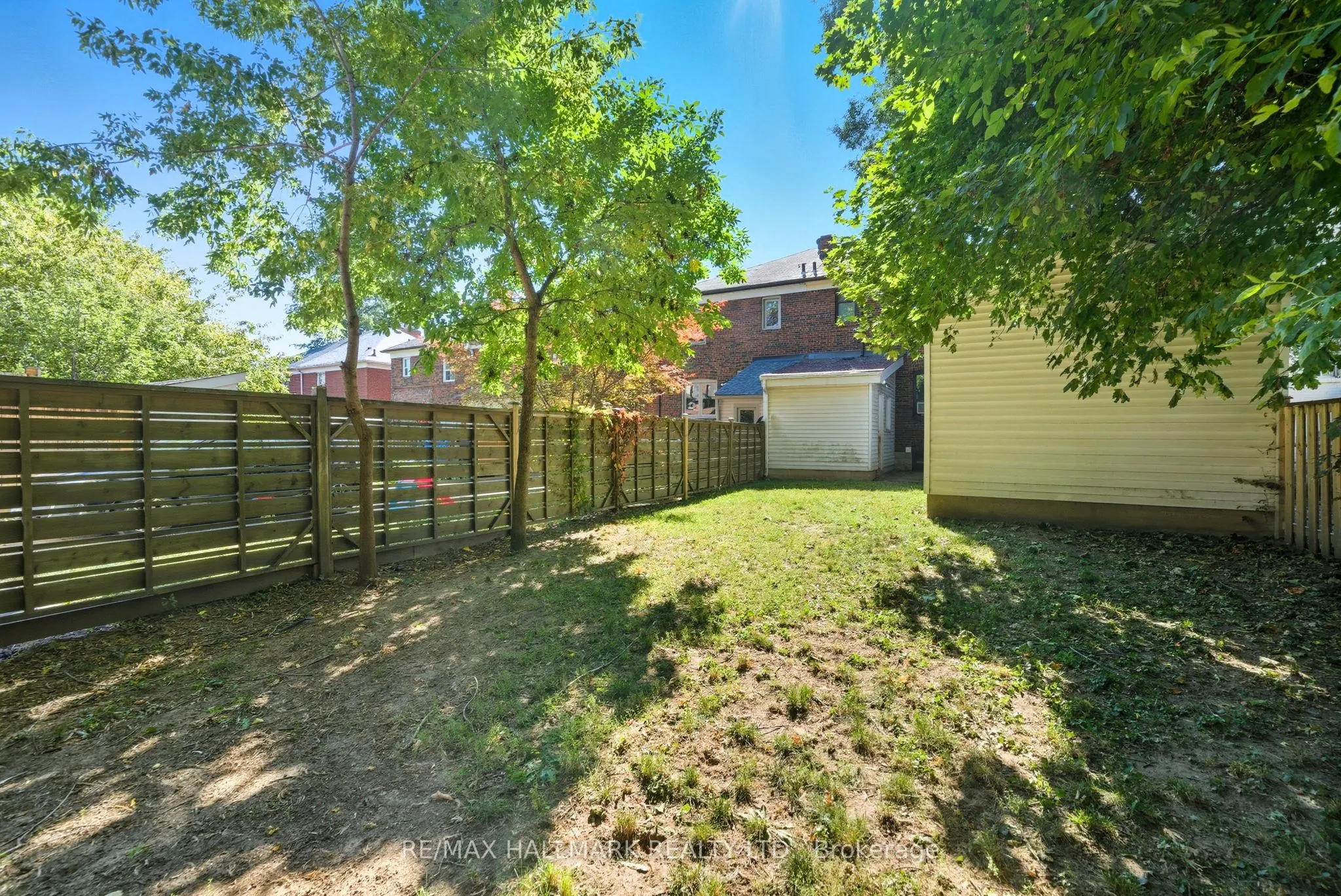 386 Belsize Drive