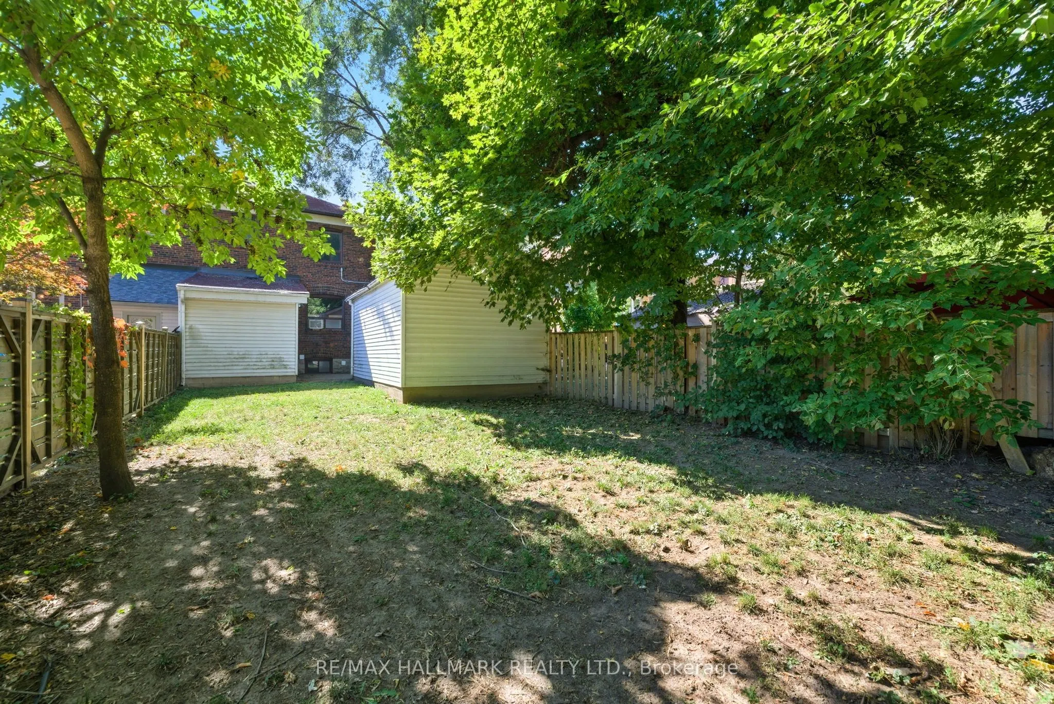 386 Belsize Drive