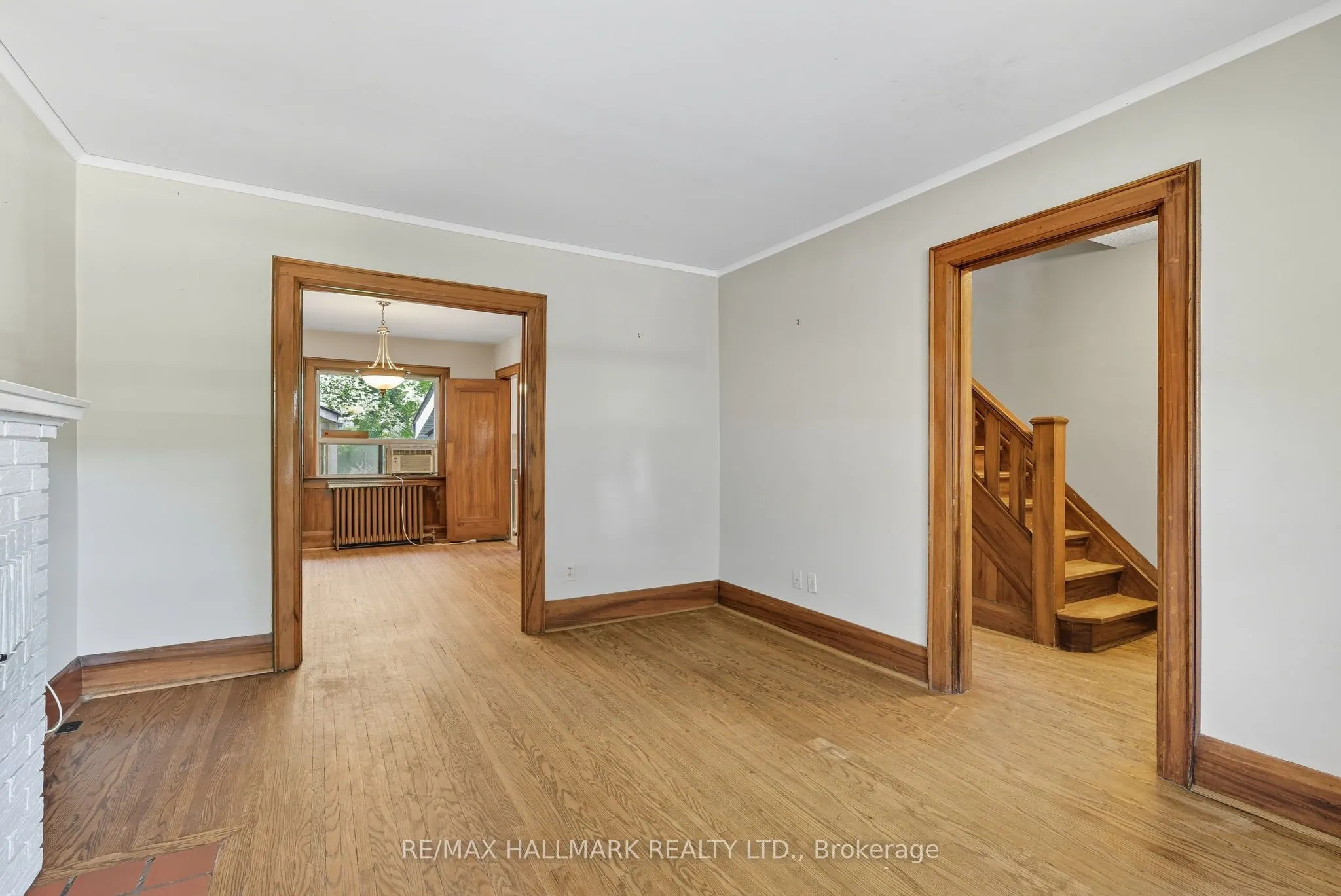 386 Belsize Drive