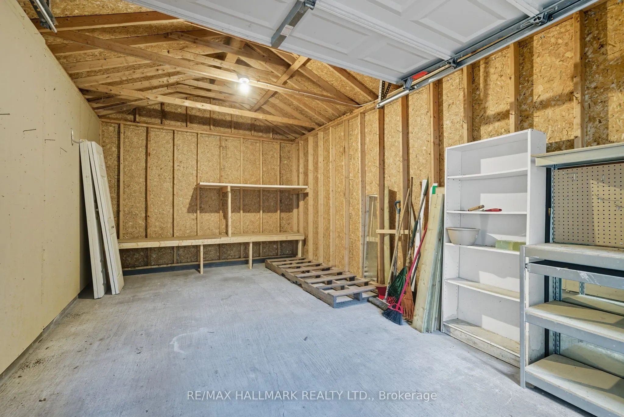 386 Belsize Drive