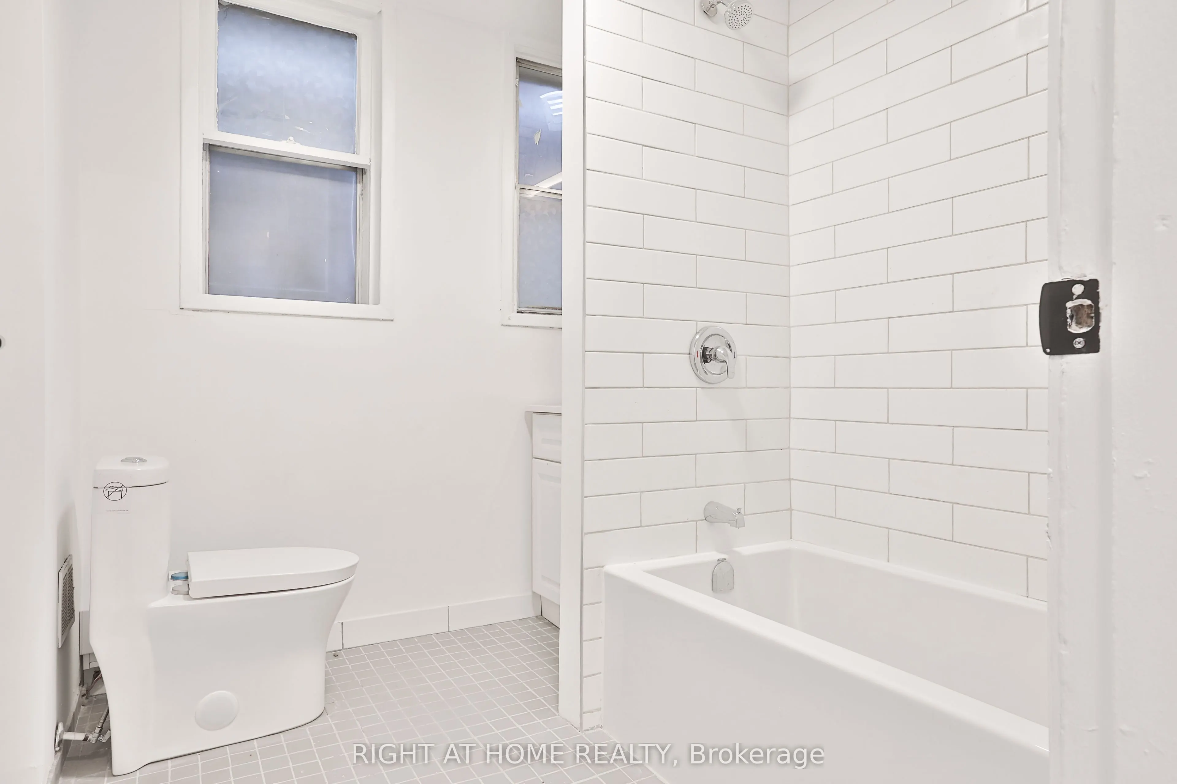 550 College Street, #2F