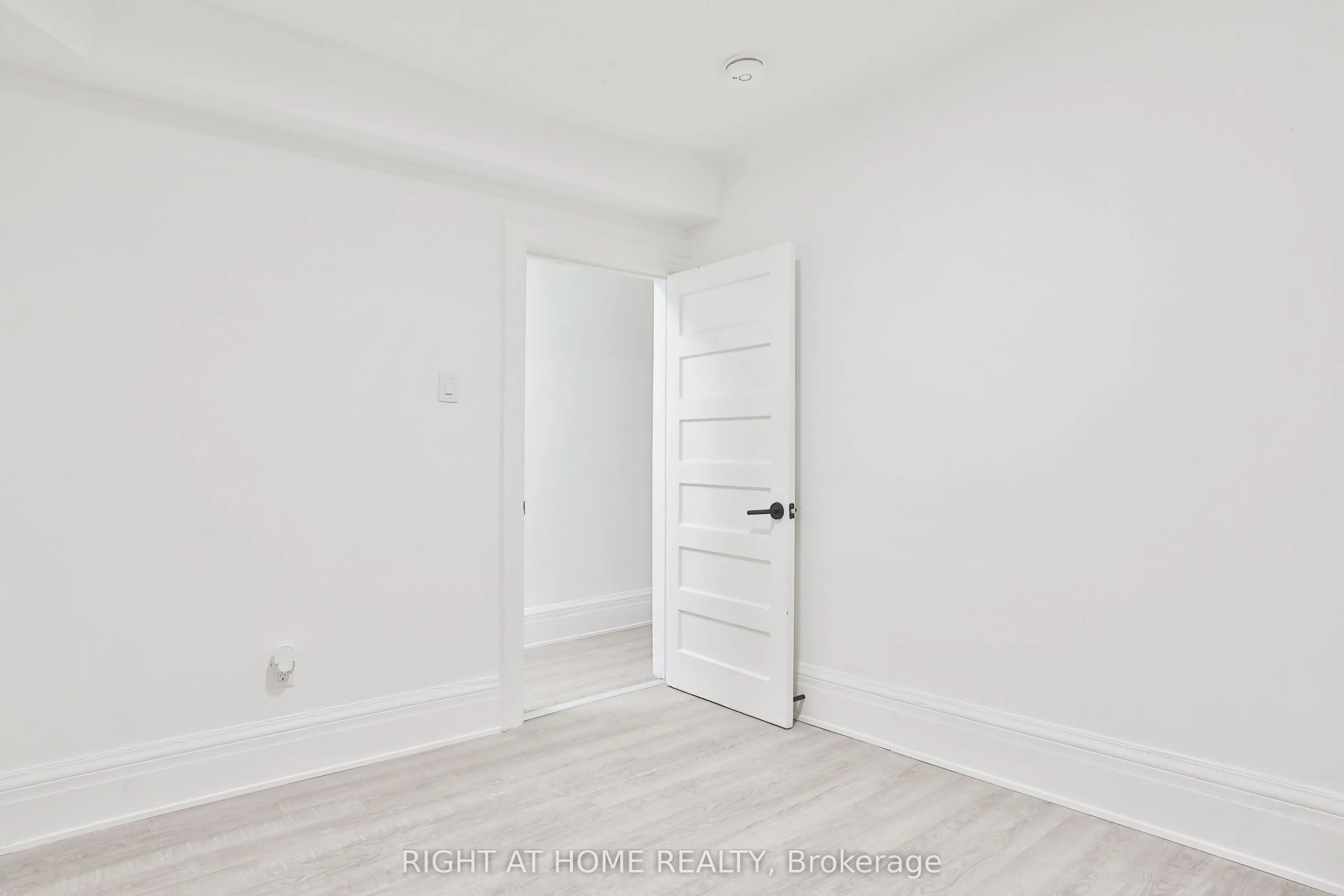 550 College Street, #2F