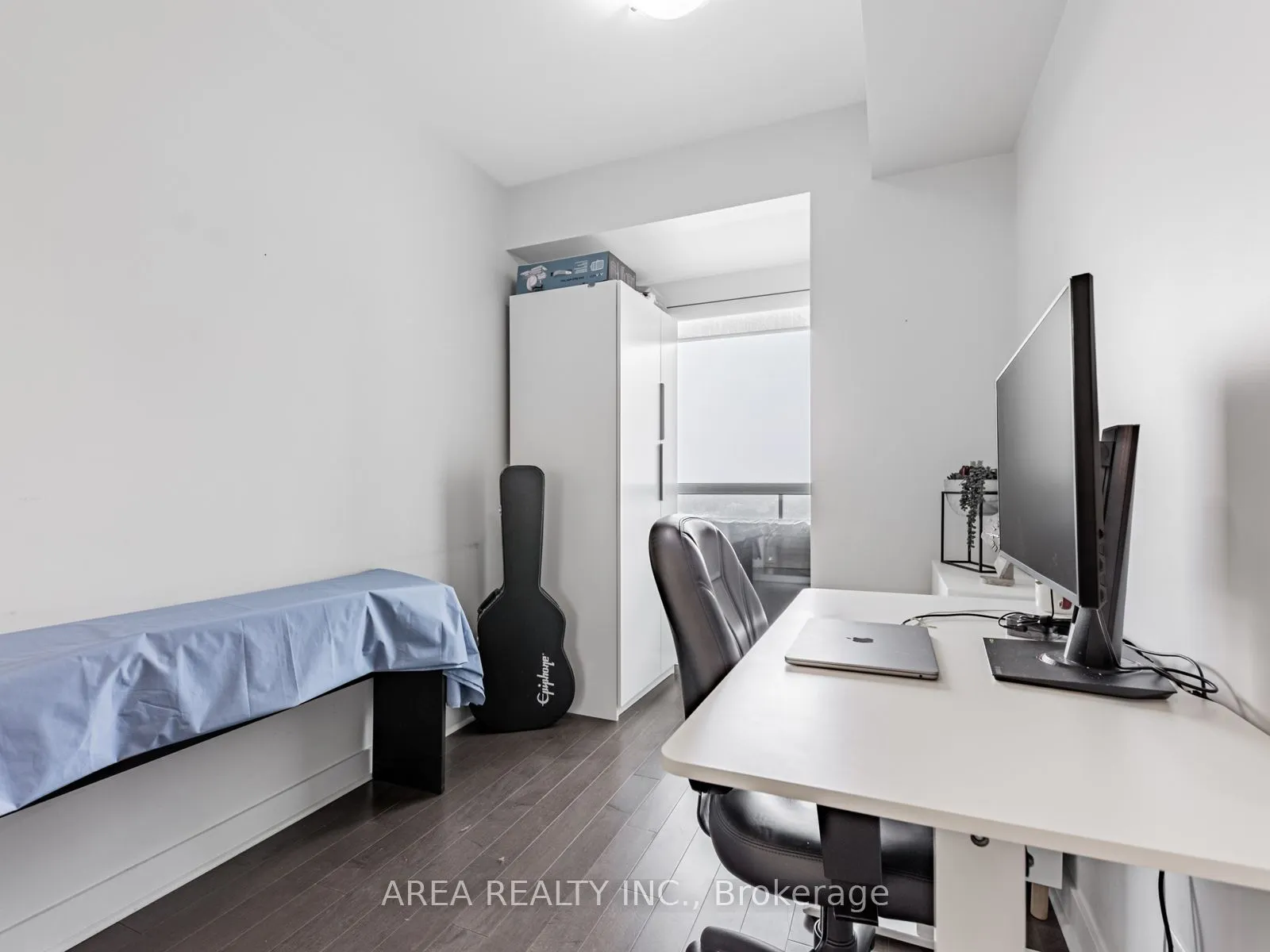 58 Orchard View Boulevard, #2001