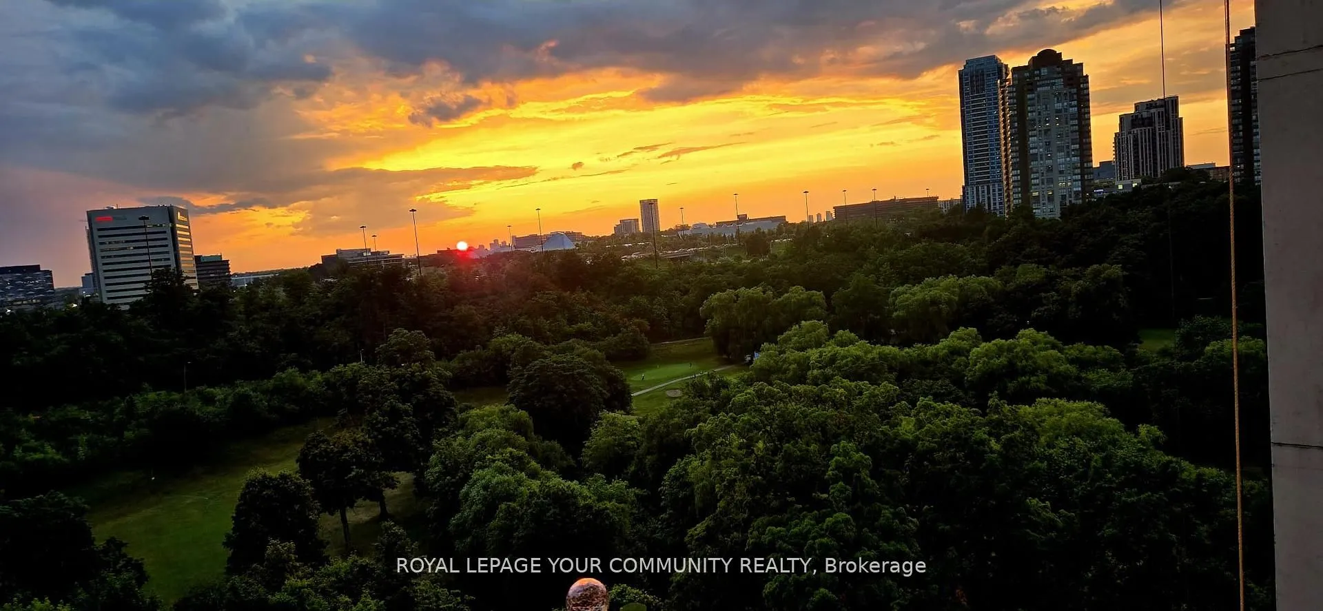20 Edgecliff Golfway, #1218