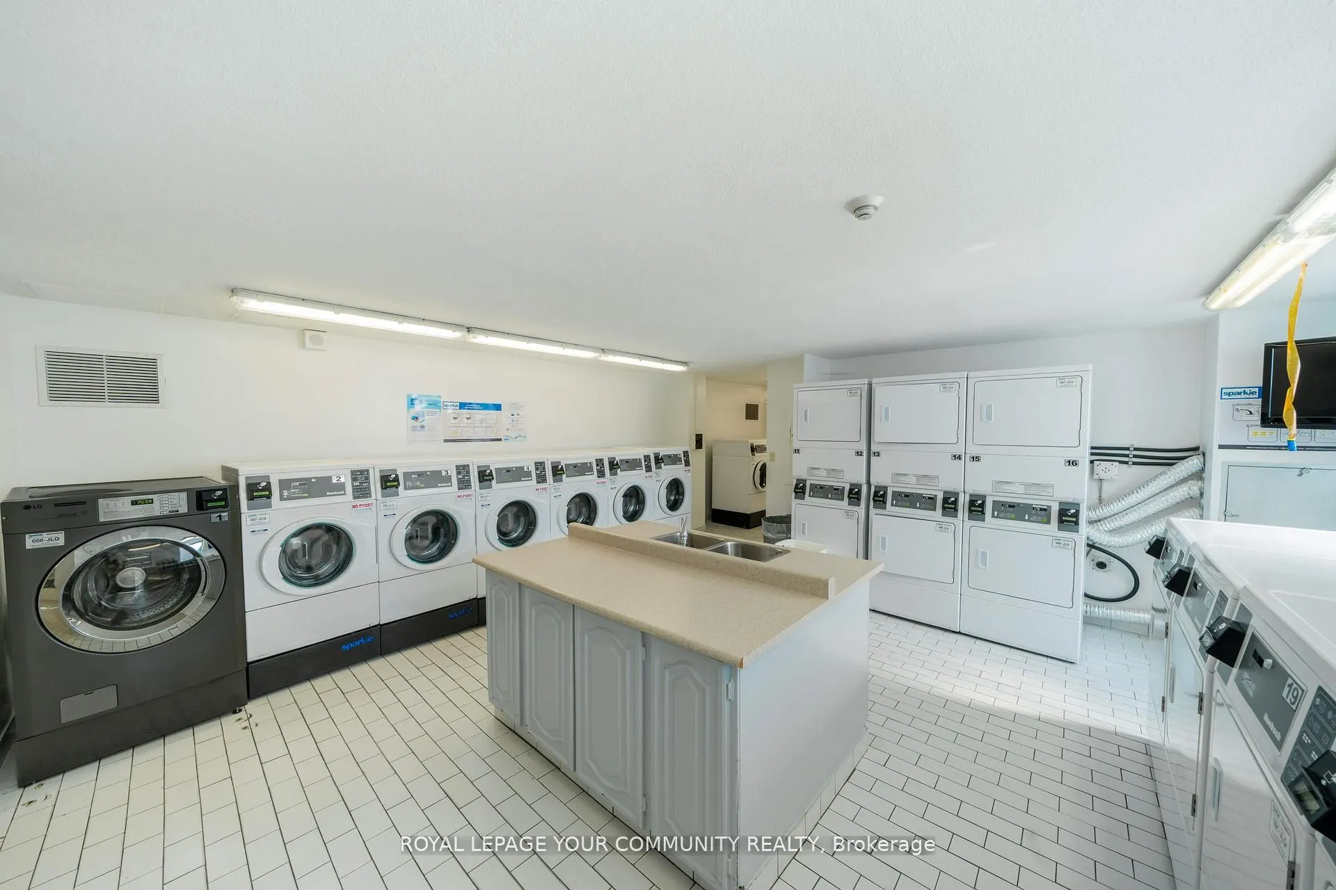 20 Edgecliff Golfway, #1218