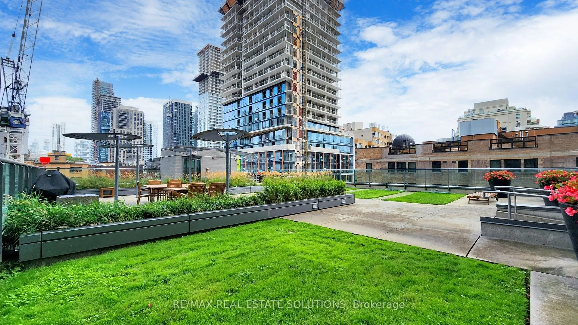 33 Lombard Street, #1603