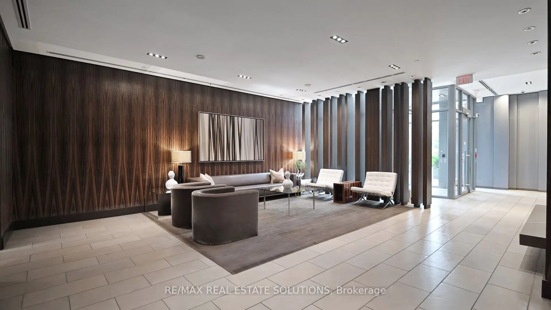 33 Lombard Street, #1603