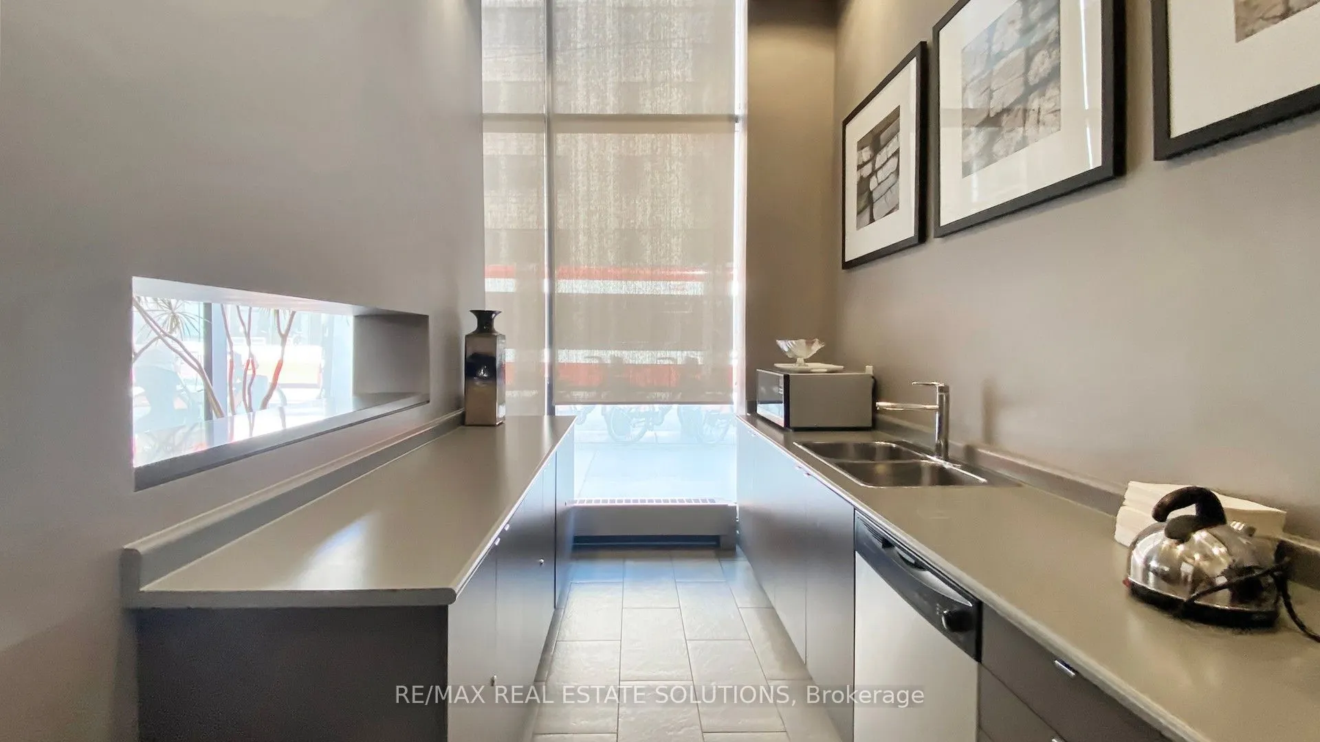 33 Lombard Street, #1603