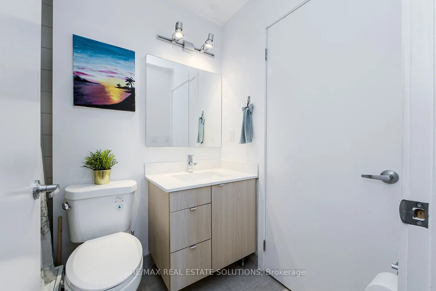 33 Lombard Street, #1603