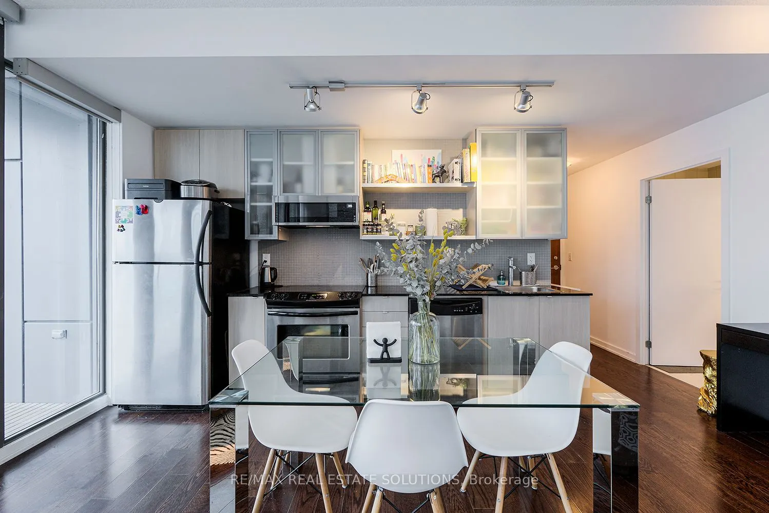33 Lombard Street, #1603