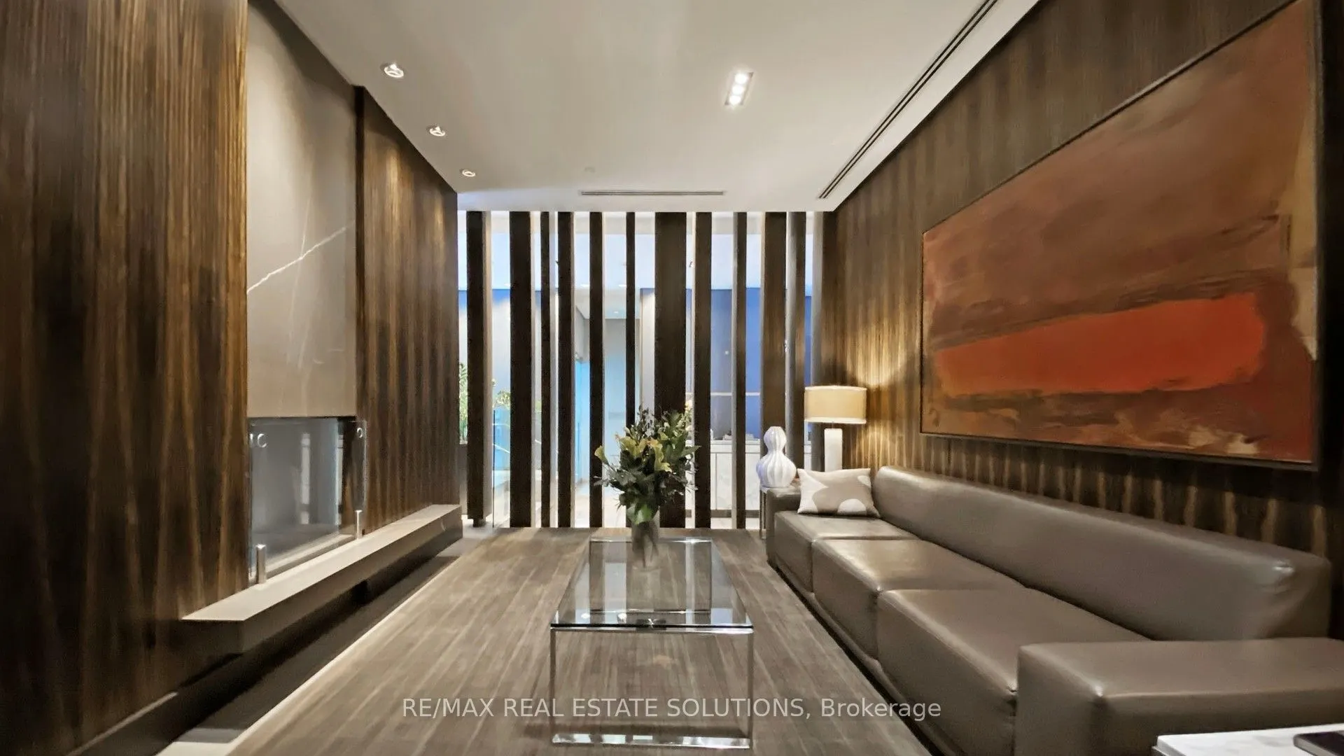 33 Lombard Street, #1603