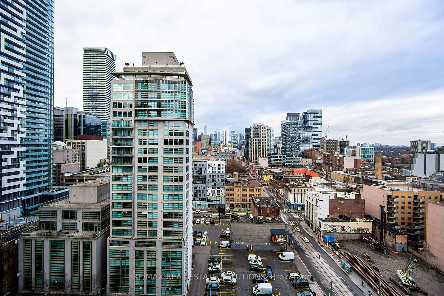 33 Lombard Street, #1603